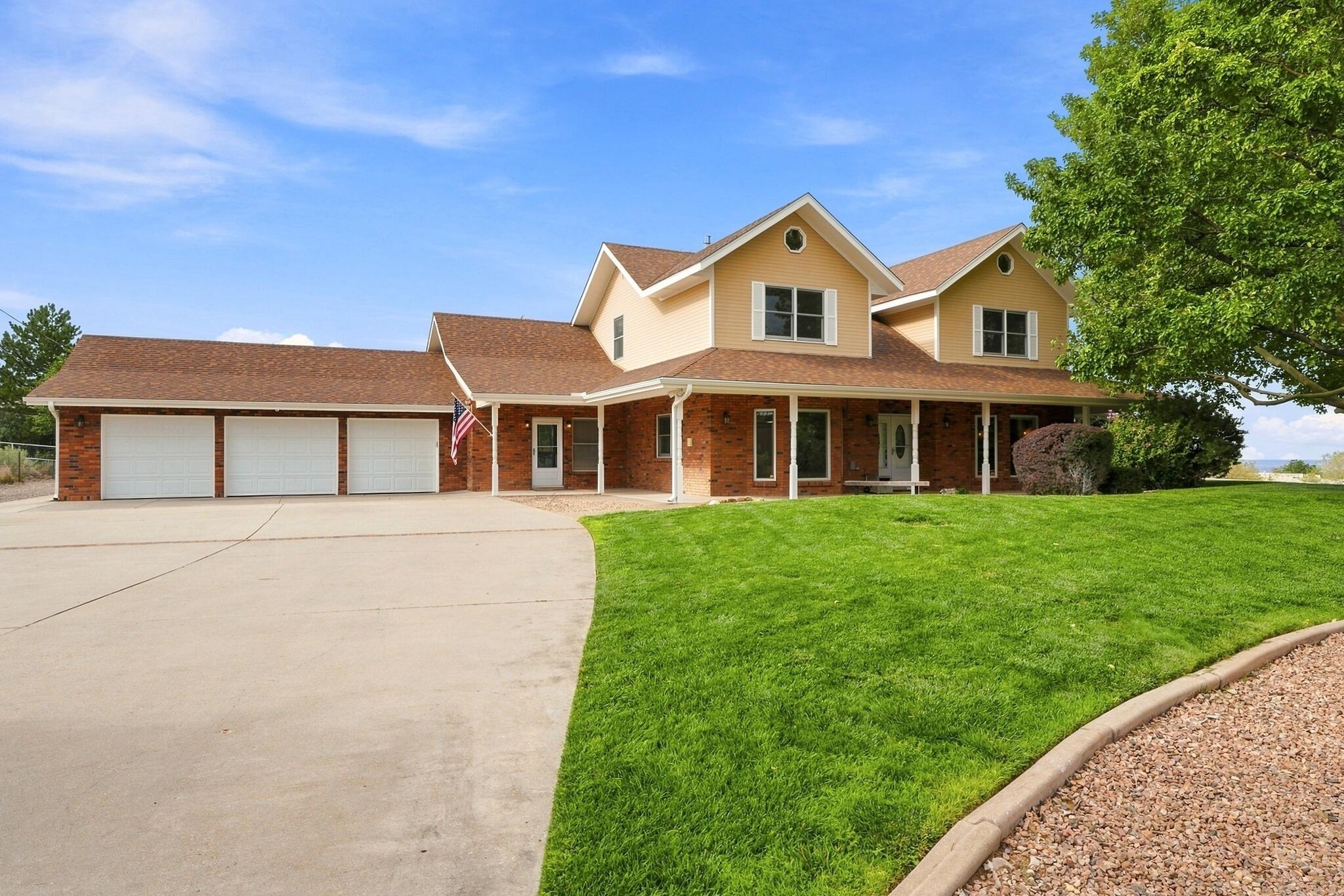 Photo 2 — 11308 Glendale Avenue NE