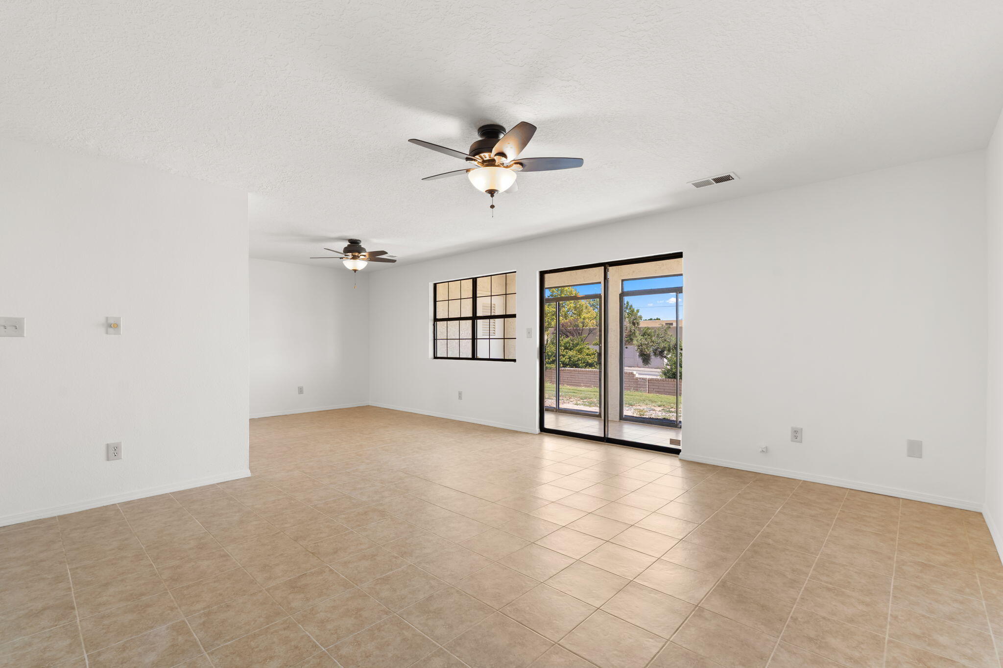 Photo 3 — 809 Country Club Drive SE APT 1D