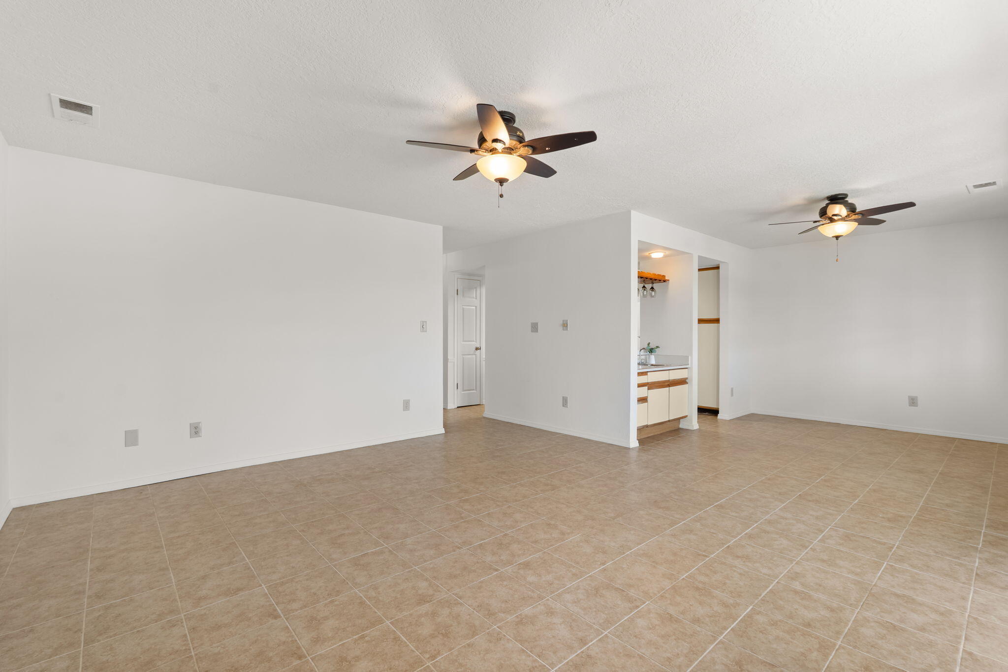 Photo 4 — 809 Country Club Drive SE APT 1D