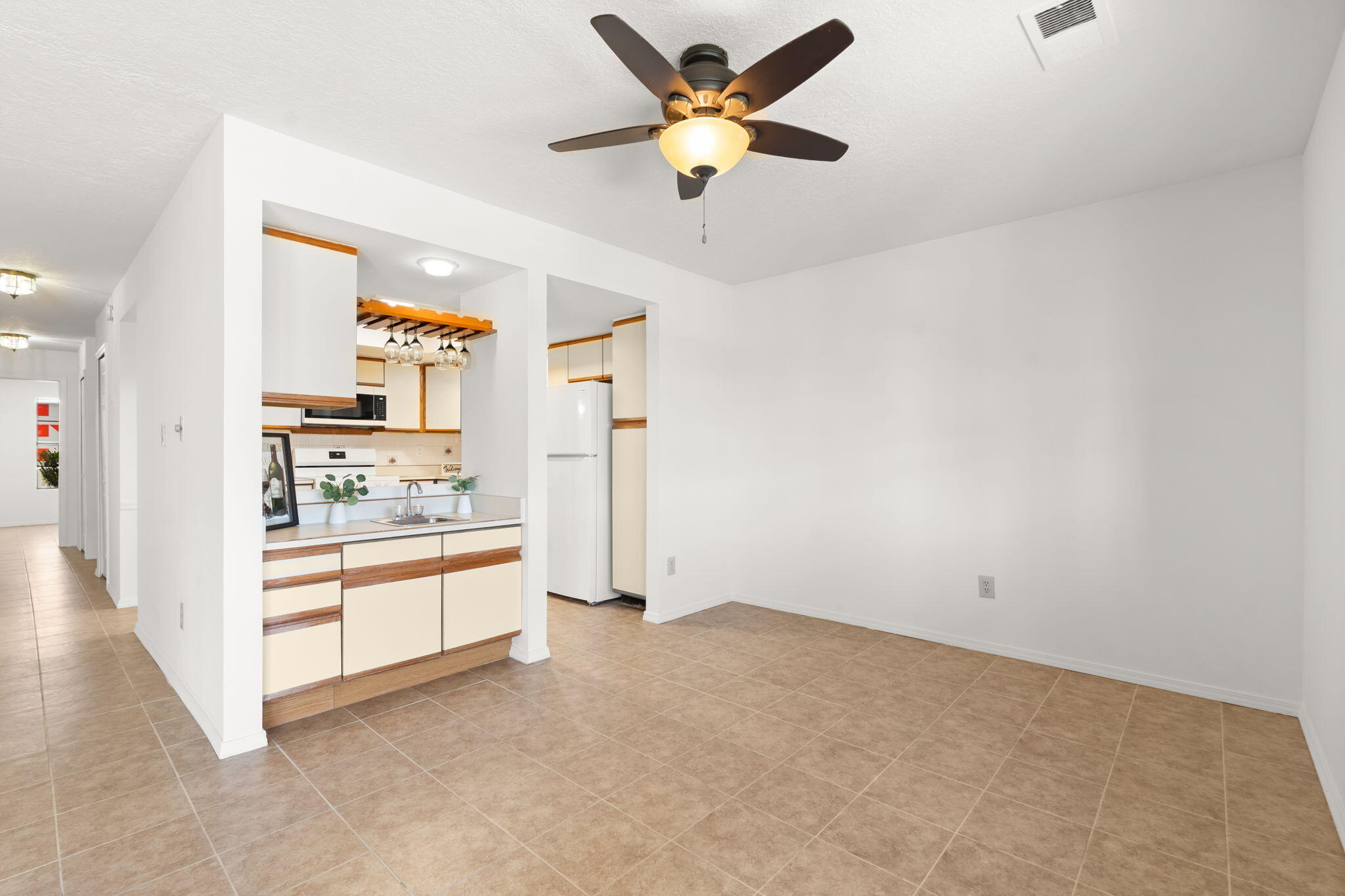 Photo 5 — 809 Country Club Drive SE APT 1D