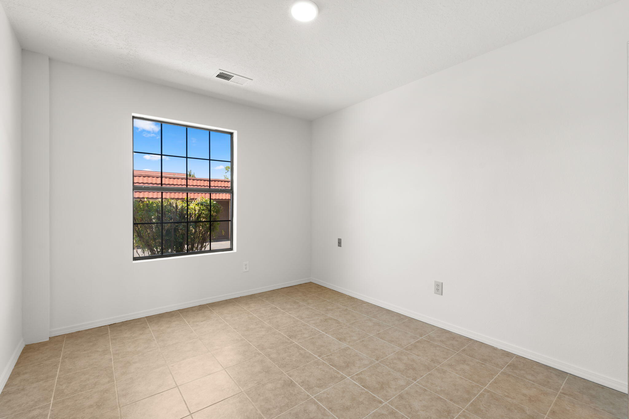 Photo 8 — 809 Country Club Drive SE APT 1D