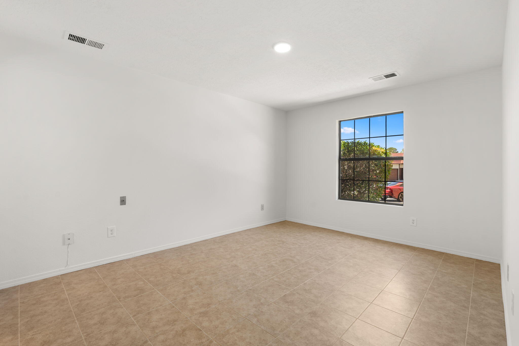 Photo 11 — 809 Country Club Drive SE APT 1D
