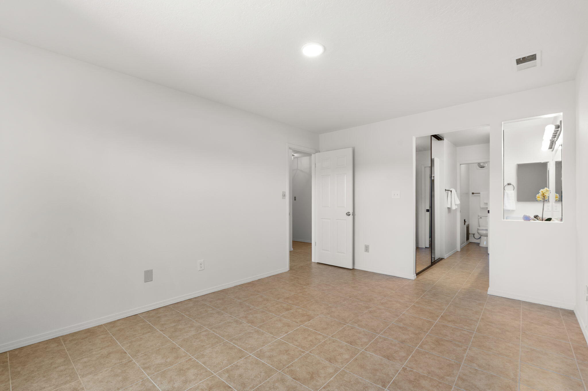 Photo 12 — 809 Country Club Drive SE APT 1D