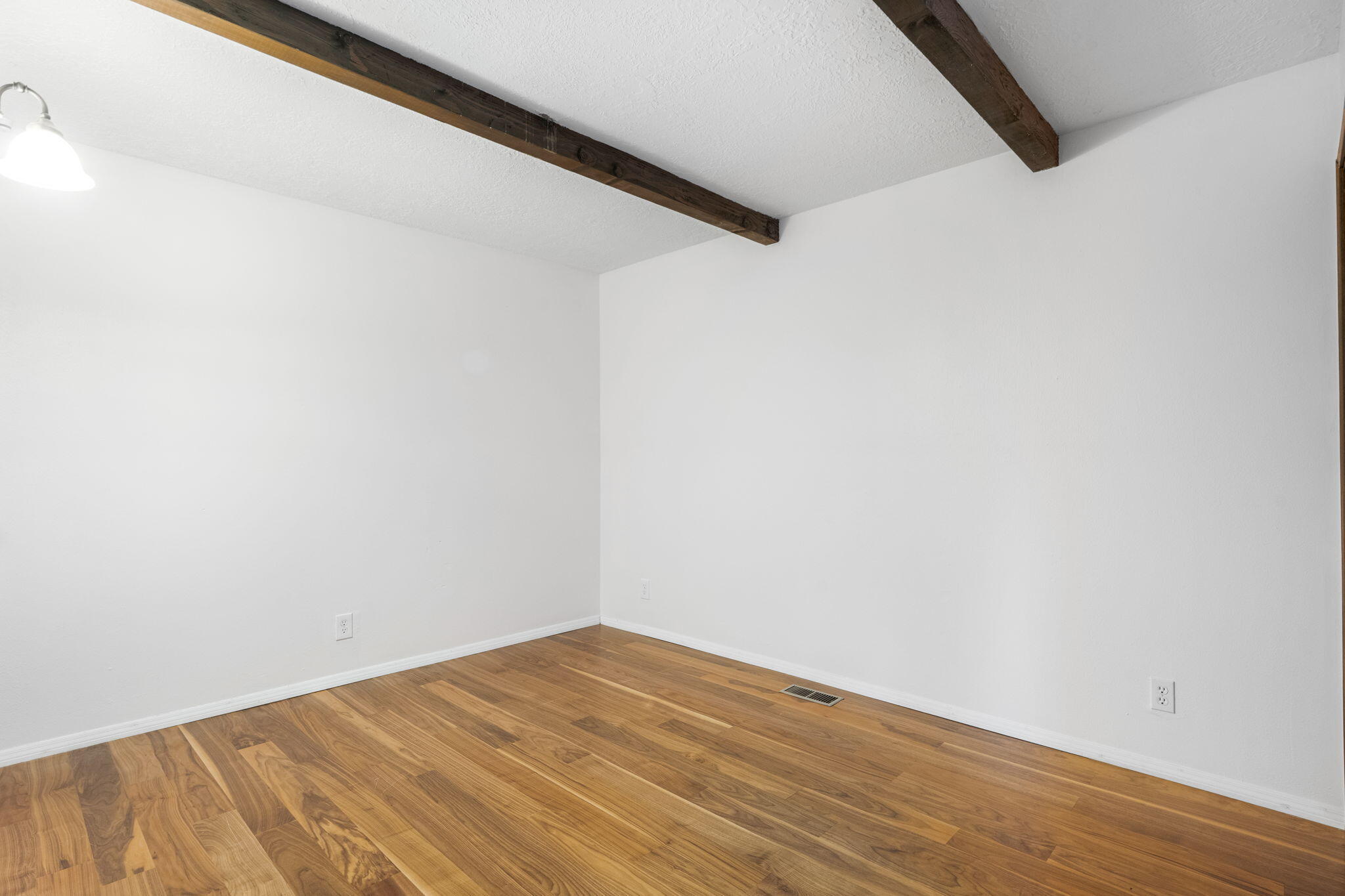 Photo 5 — 1070 Matador Drive SE