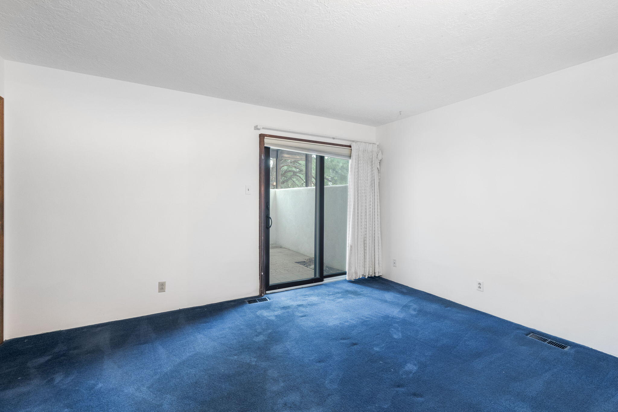 Photo 8 — 1070 Matador Drive SE