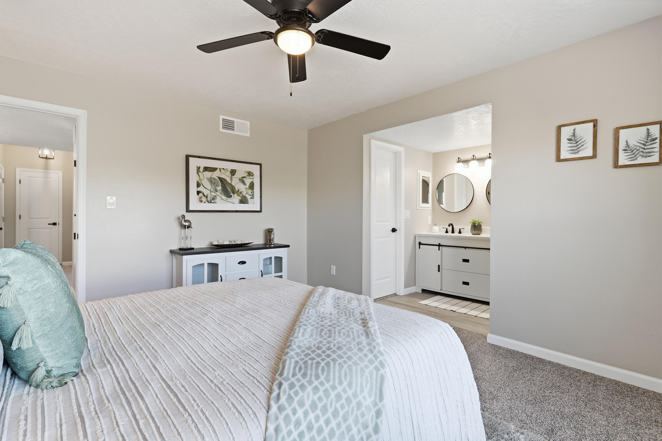 Photo 18 — 5220 Chuckwagon Trail NW