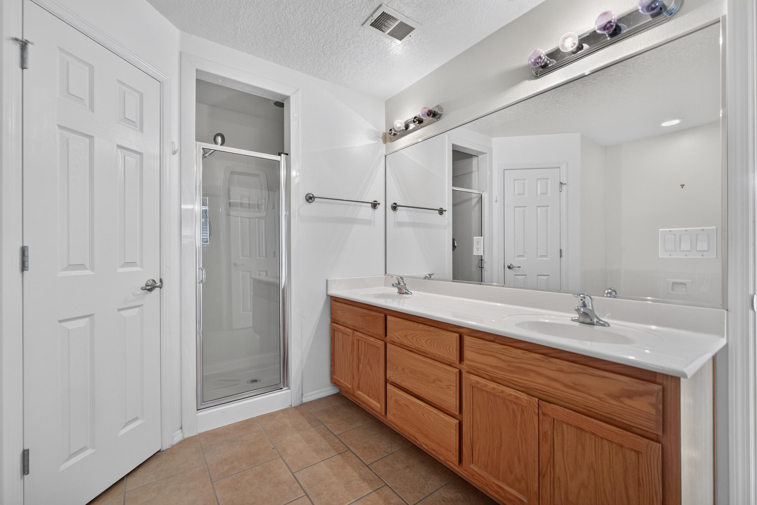 Photo 12 — 1265 Parkview Drive