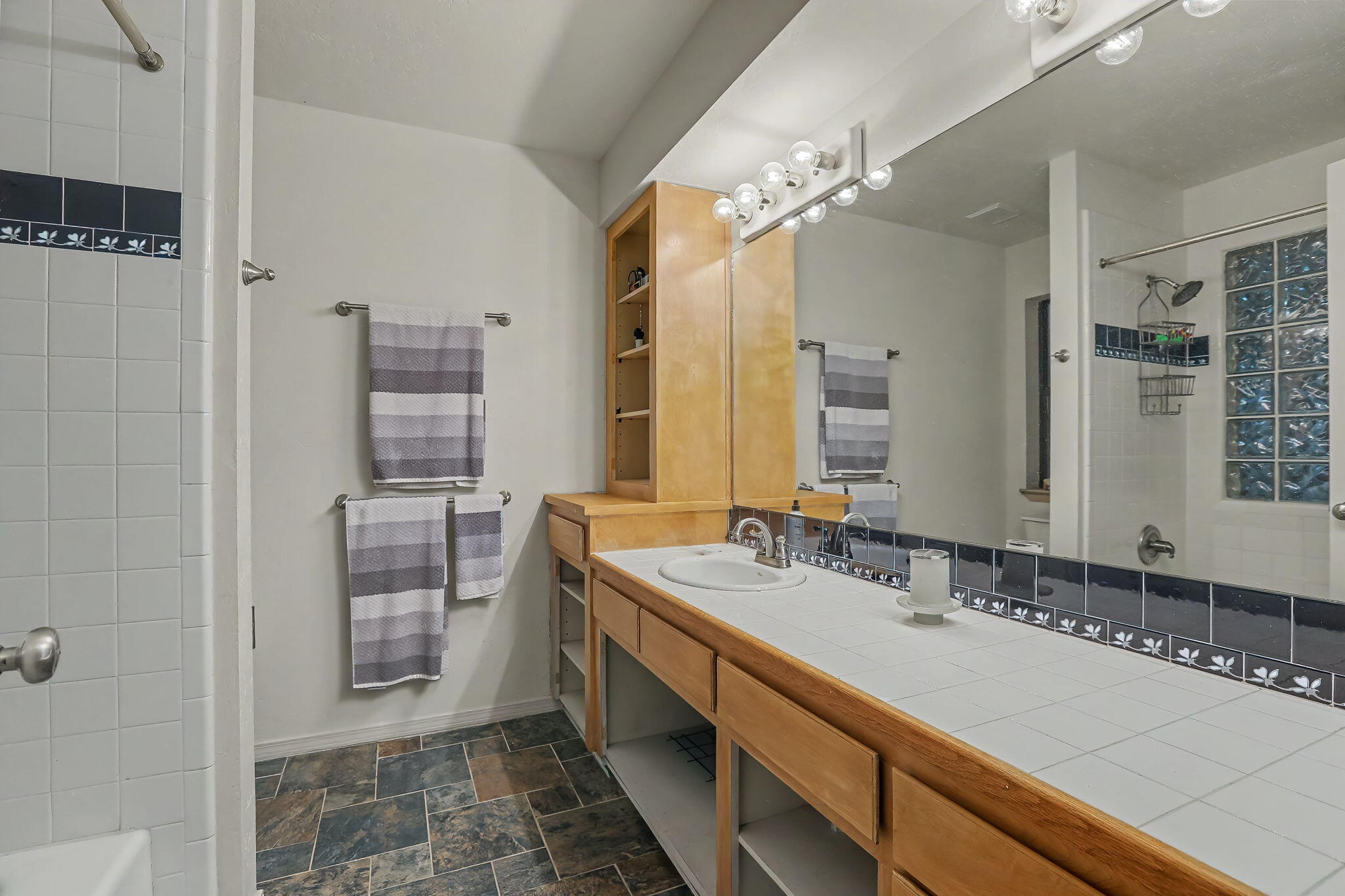 Photo 6 — 2879 Brushwood Street NE