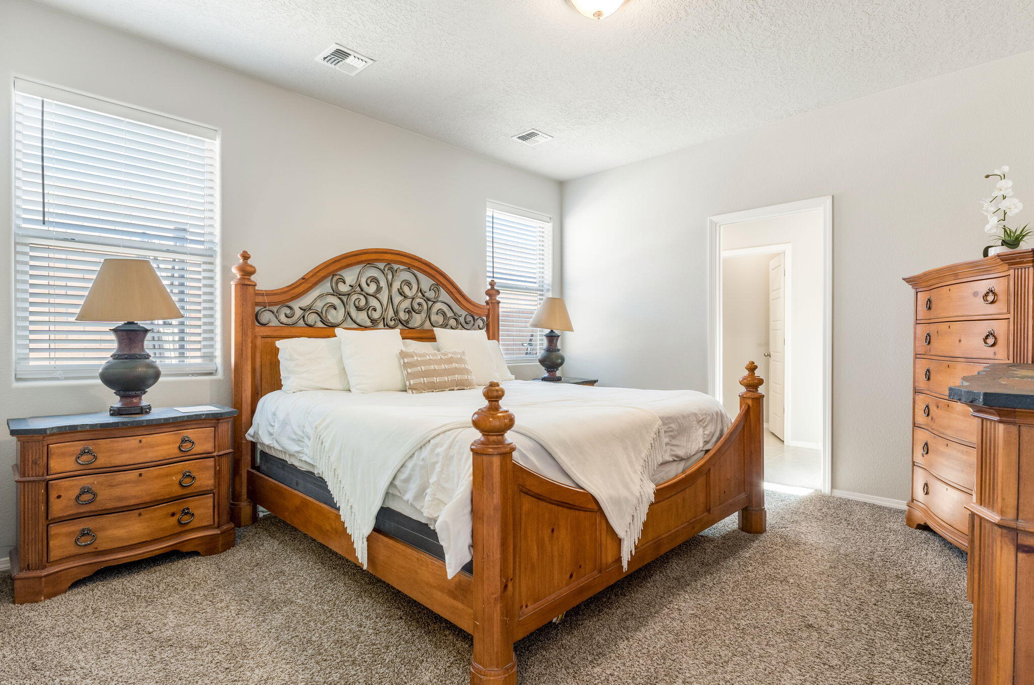 Photo 15 — 6488 Gannett Drive NE