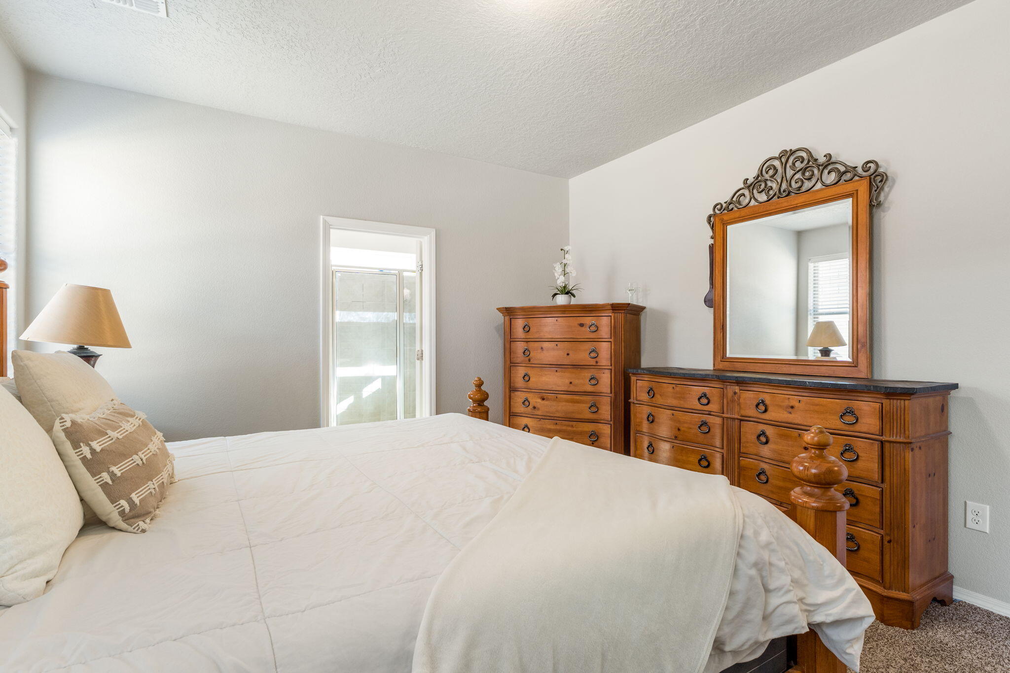Photo 16 — 6488 Gannett Drive NE