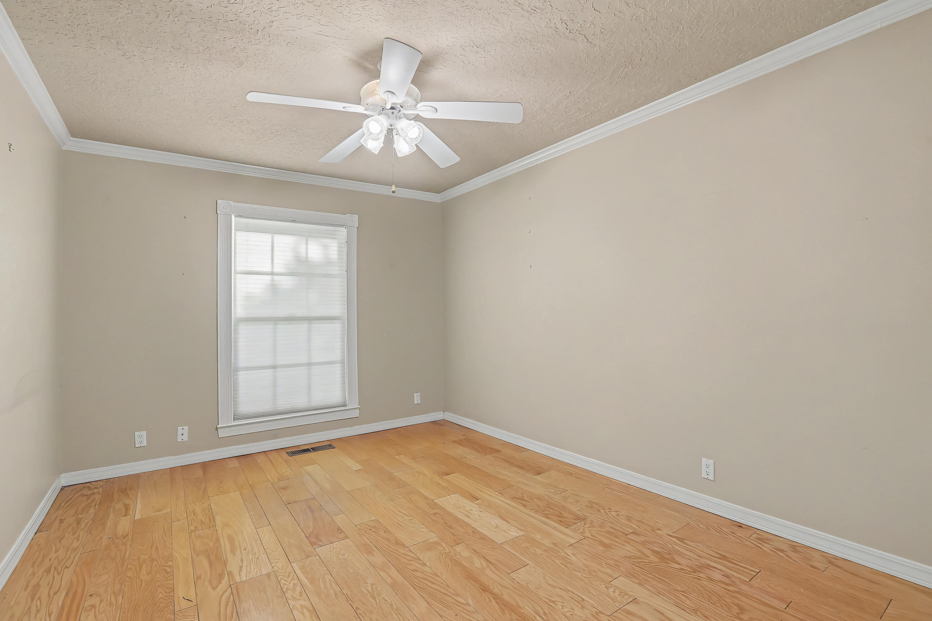Photo 13 — 7820 Charger Trail NE