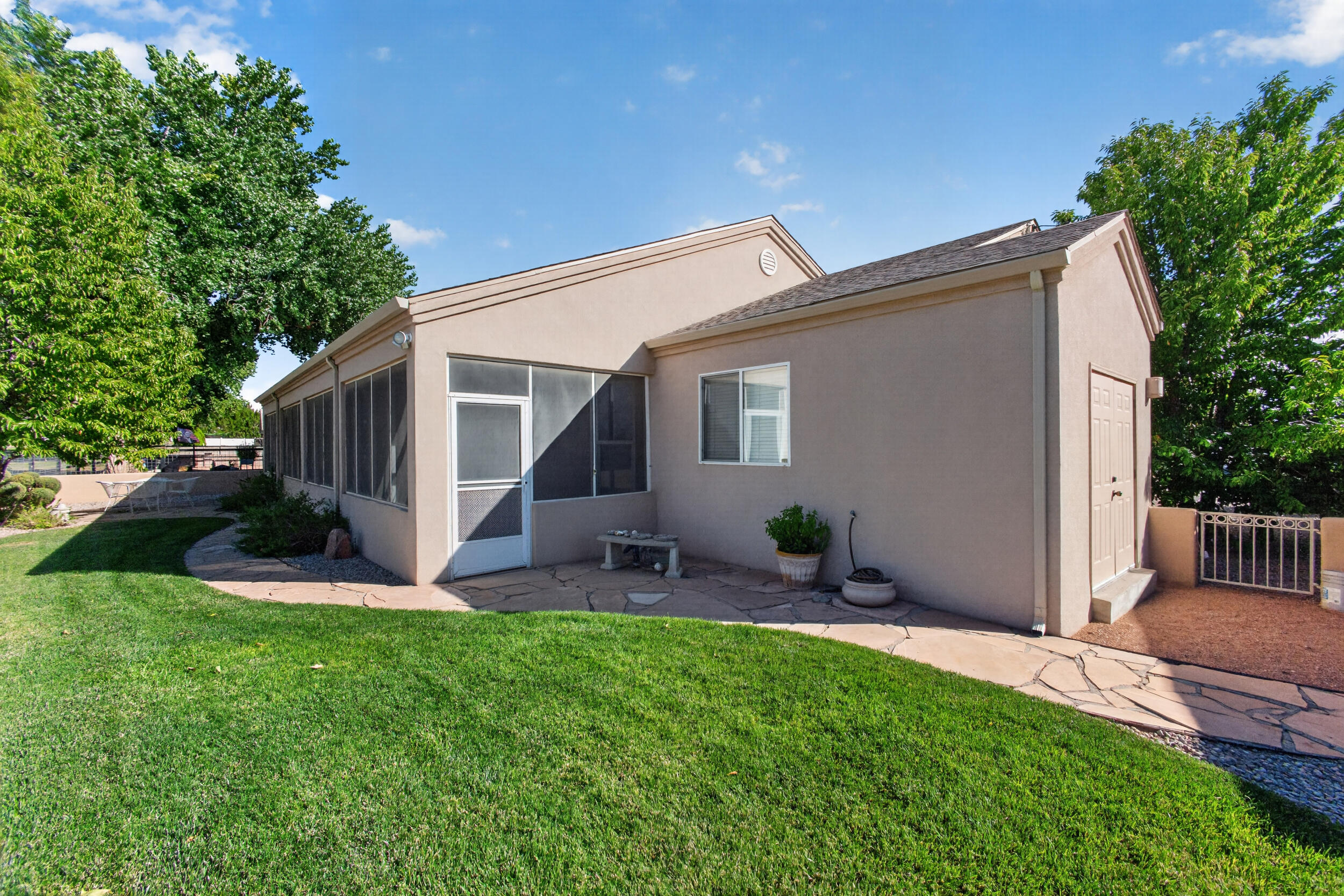 Photo 7 — 657 Frederico Boulevard