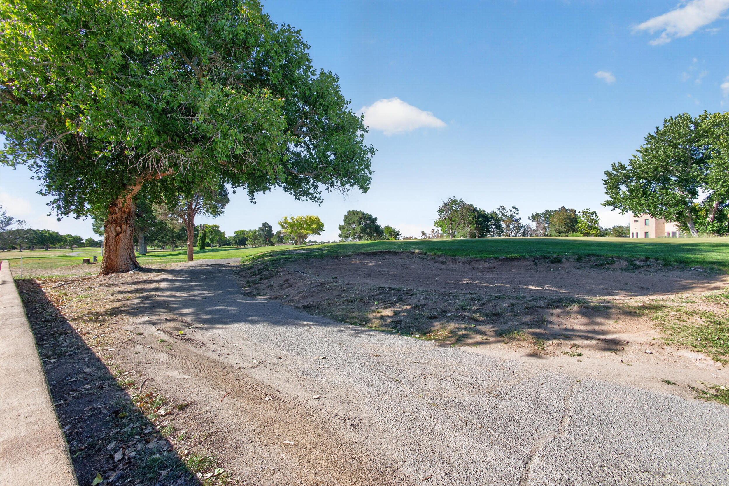 Photo 9 — 657 Frederico Boulevard