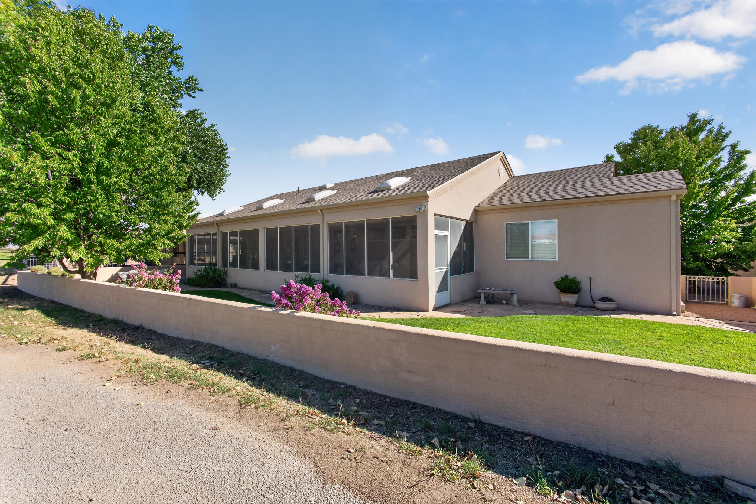 Photo 10 — 657 Frederico Boulevard