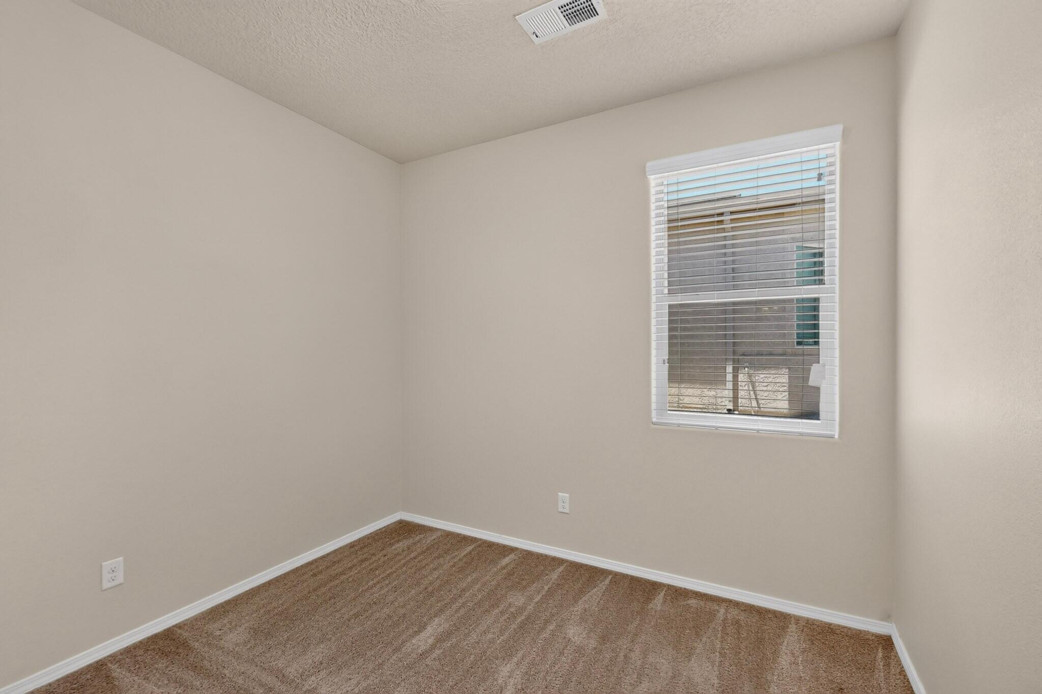 Photo 8 — 1024 Jacobs Drive NE