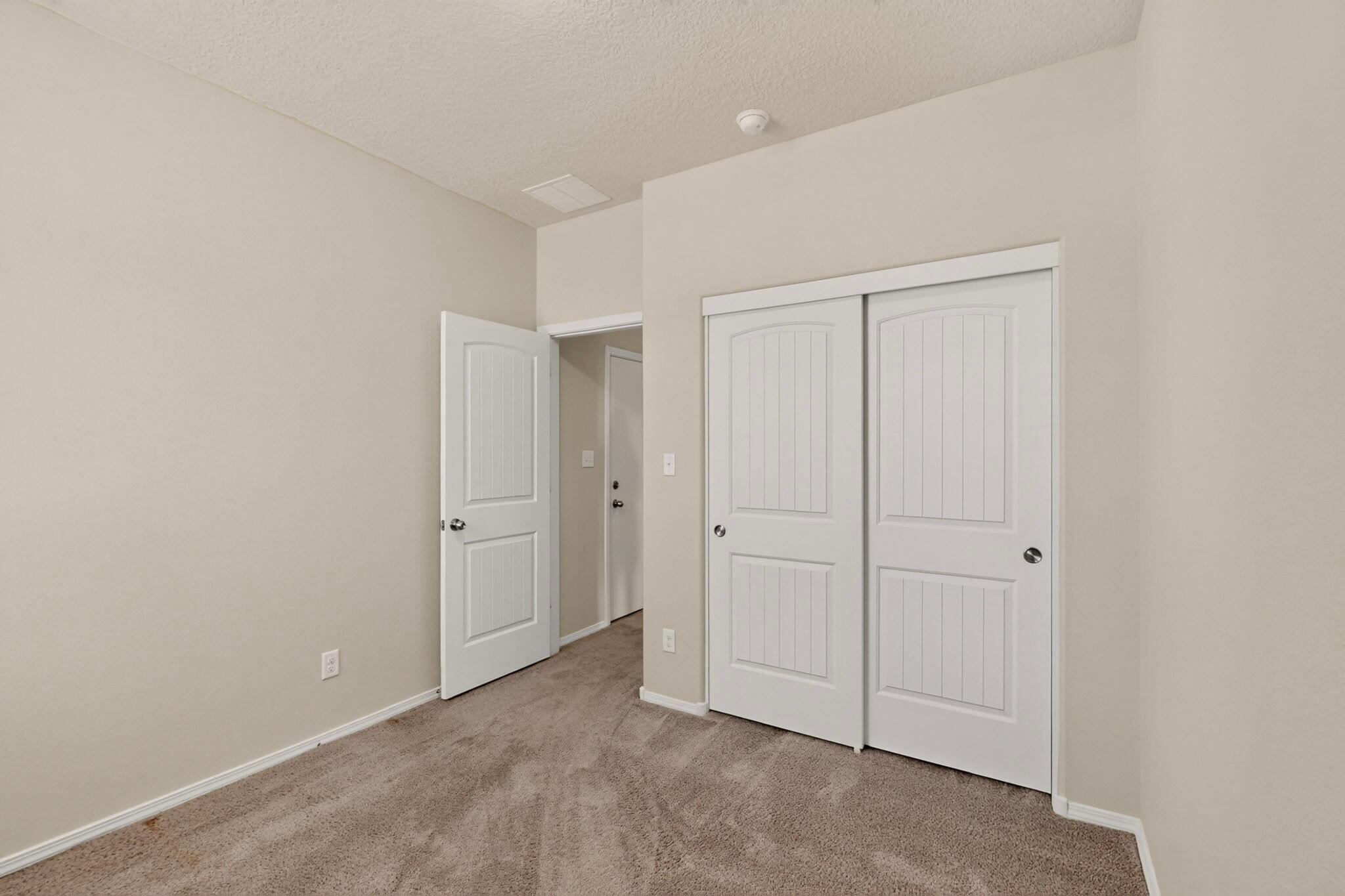 Photo 9 — 1024 Jacobs Drive NE