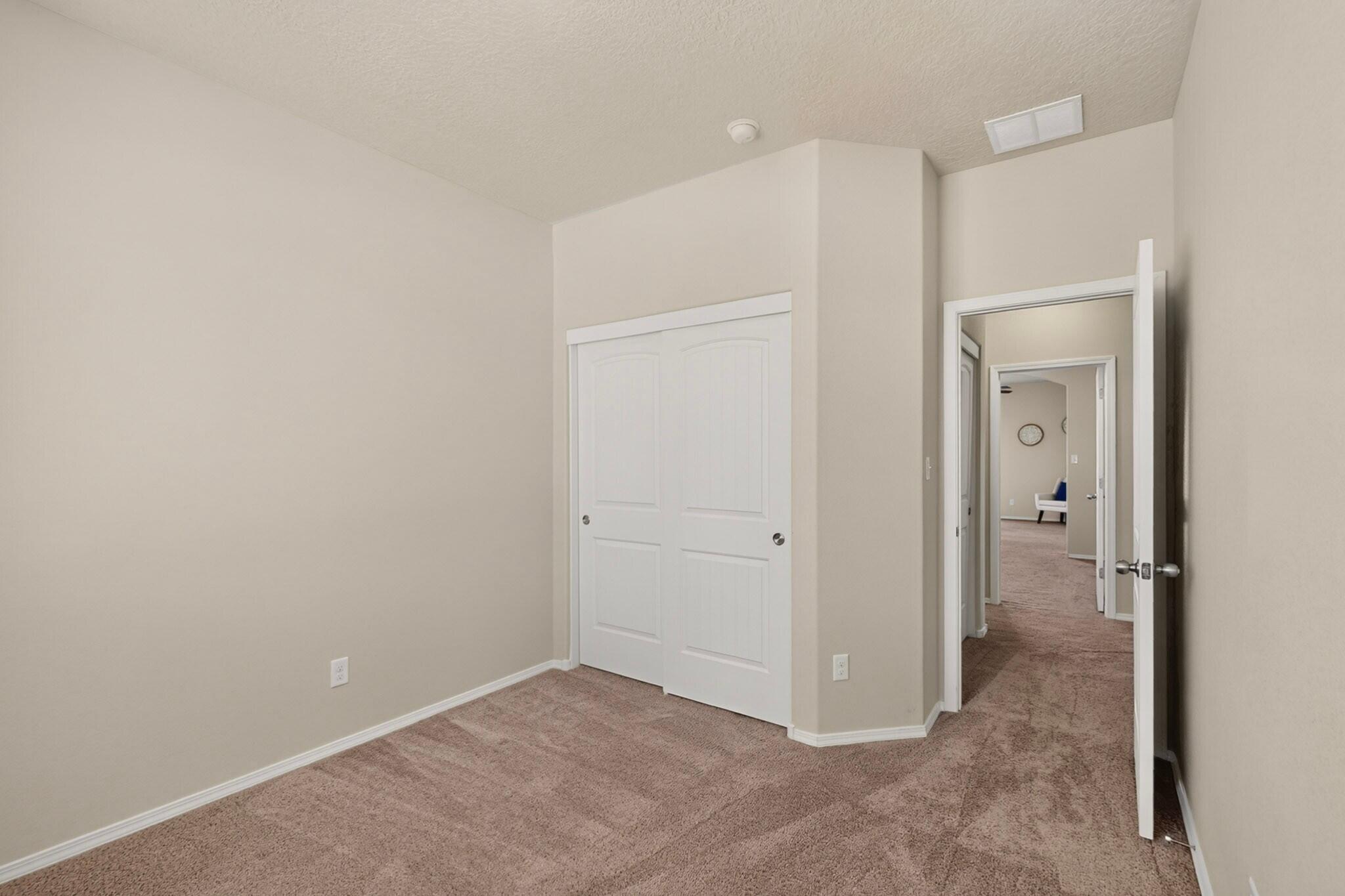 Photo 12 — 1024 Jacobs Drive NE
