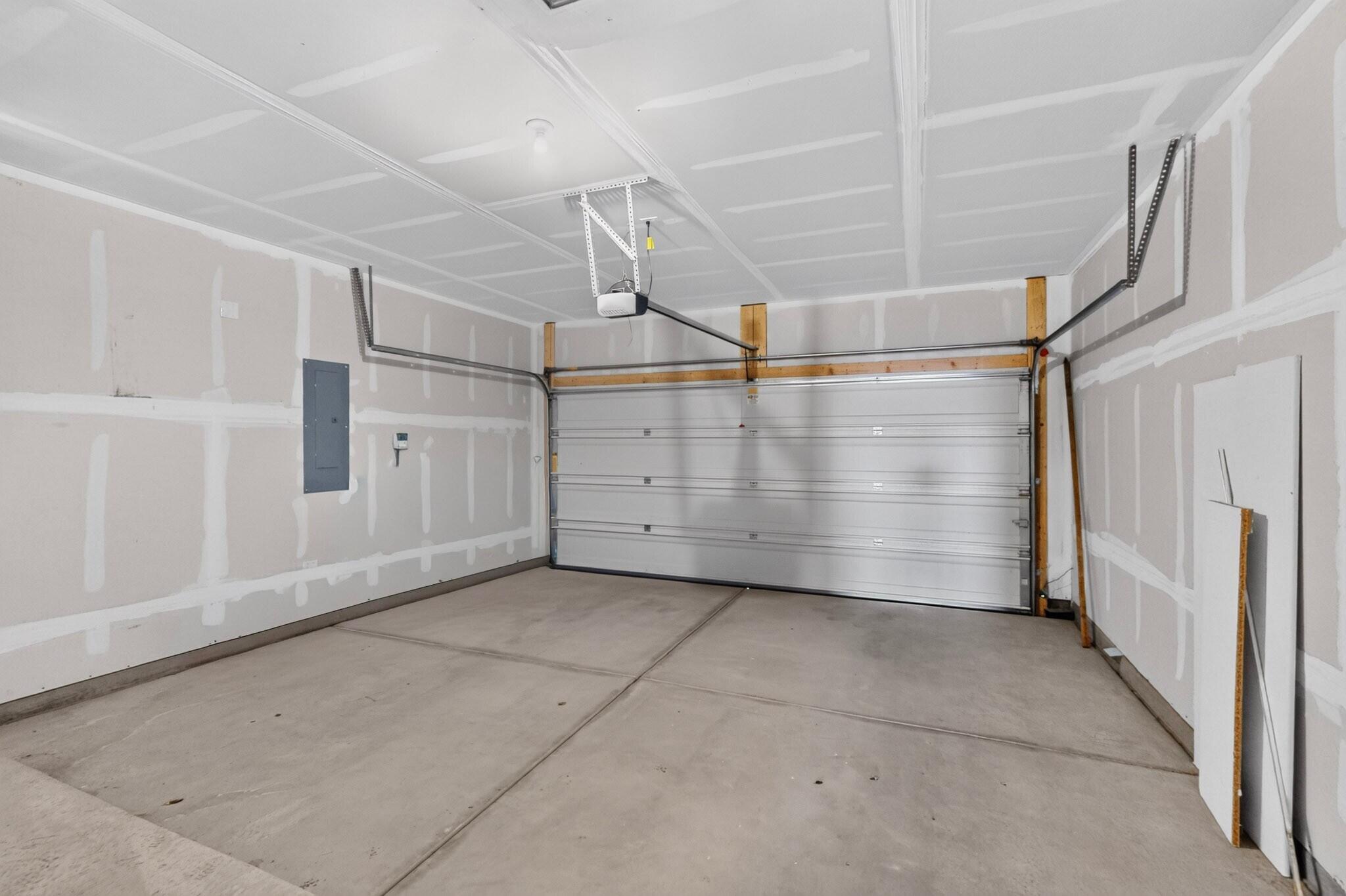 Photo 15 — 1024 Jacobs Drive NE
