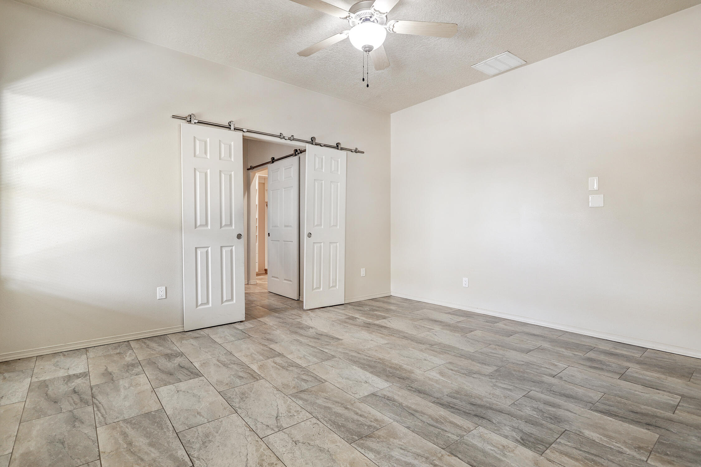 Photo 2 — 4316 Flintlock Court SW