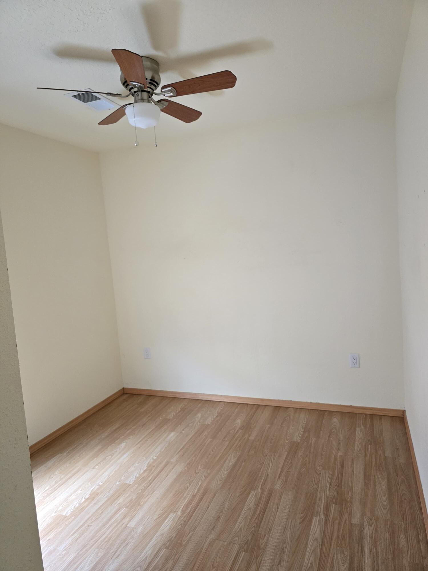 Photo 12 — 4640 Carlton Street NW