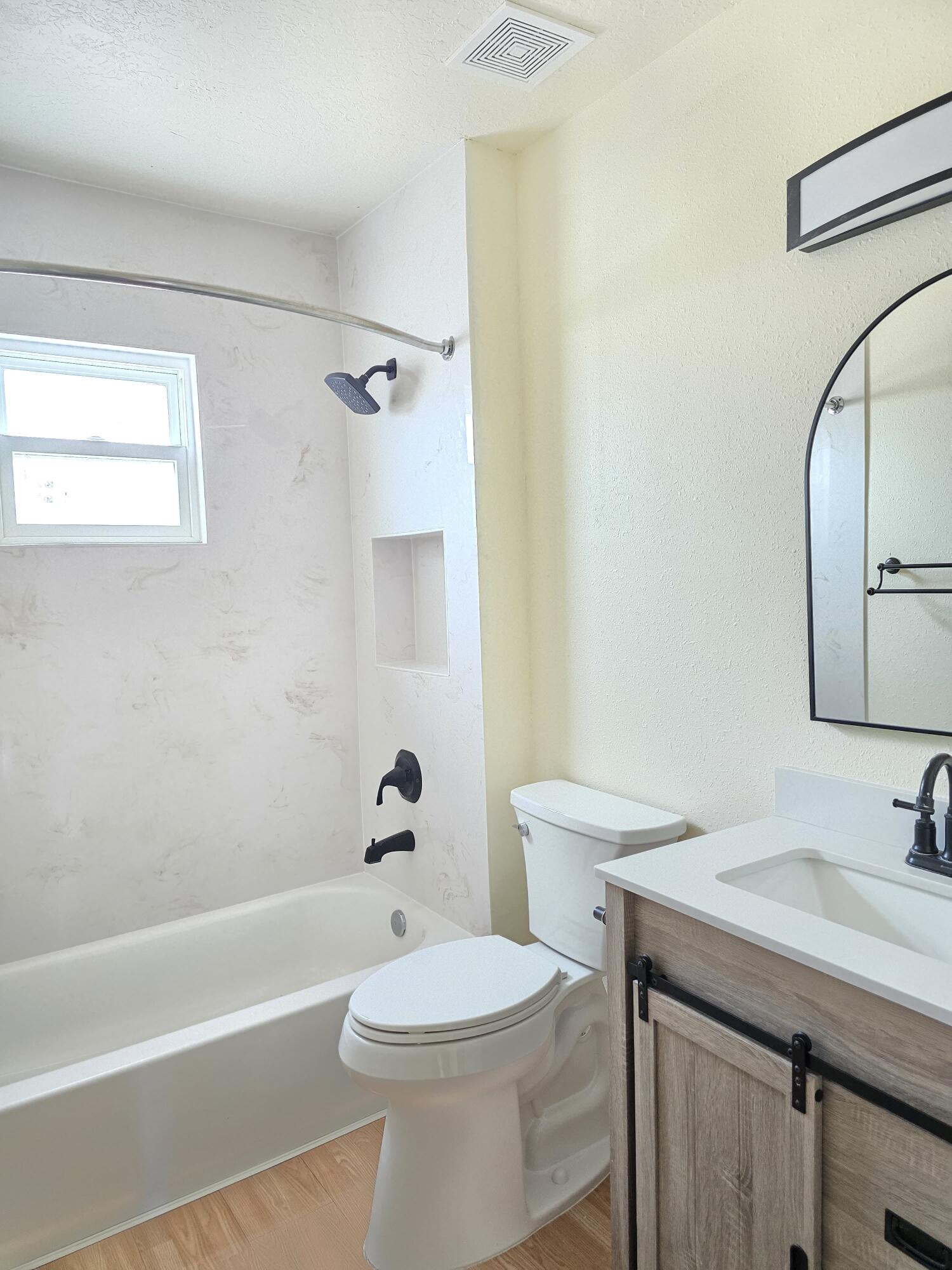 Photo 10 — 4640 Carlton Street NW