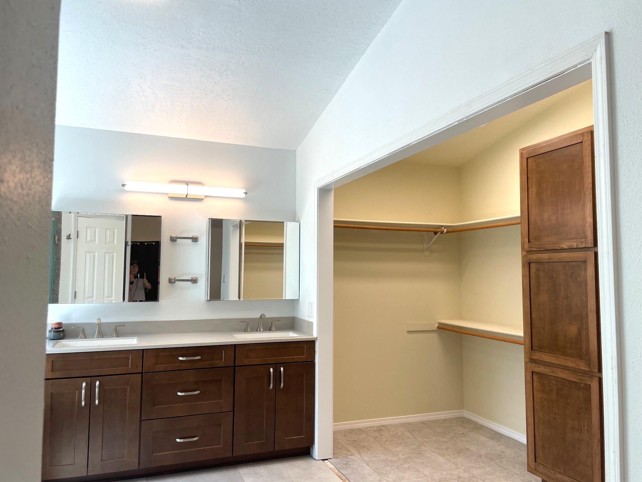 Photo 18 — 1506 Wells Drive NE