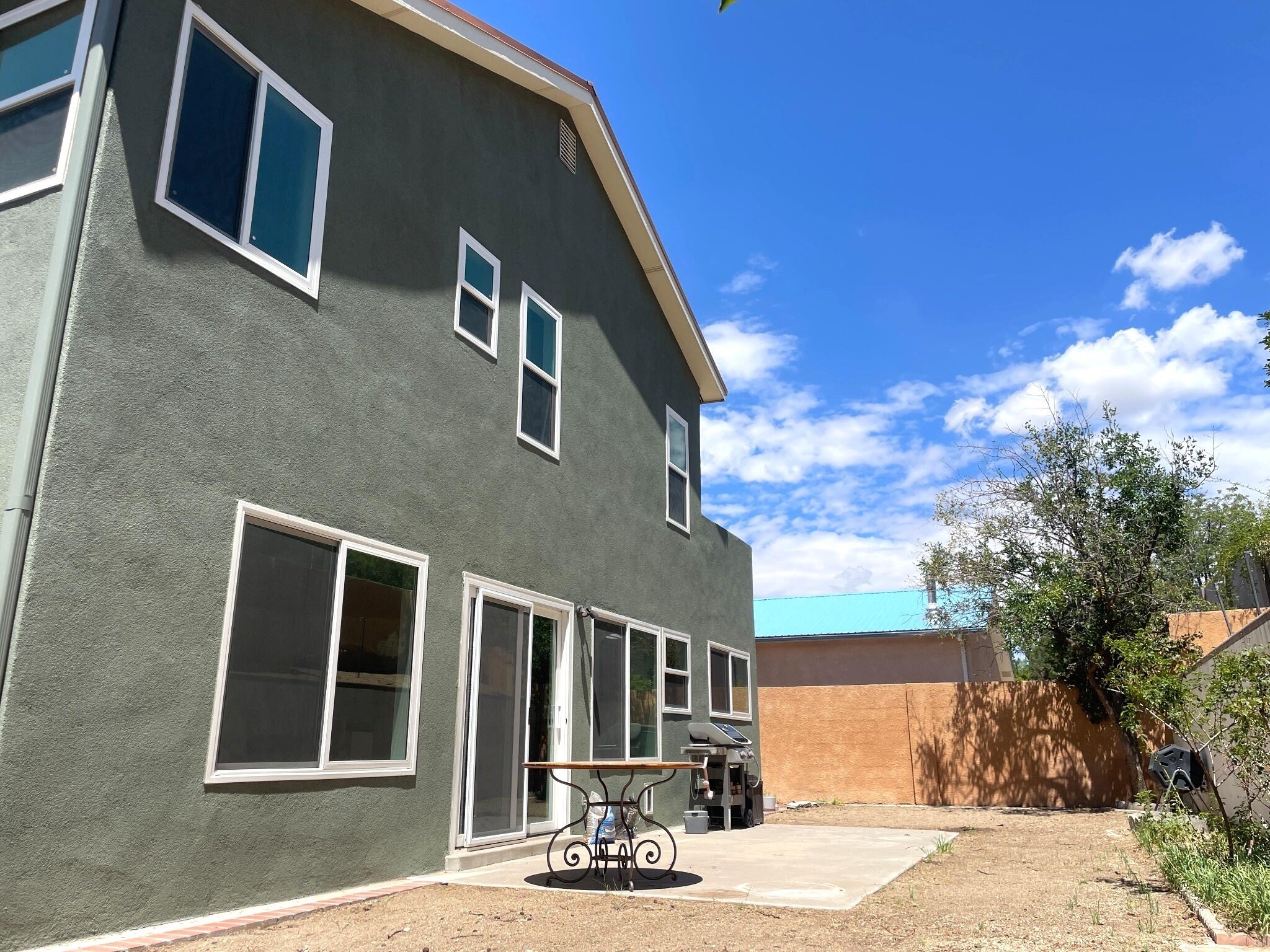Photo 2 — 1506 Wells Drive NE