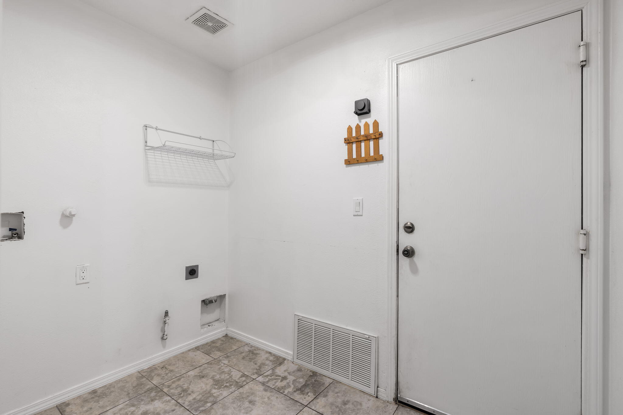 Photo 8 — 8808 Sawgrass Place NW