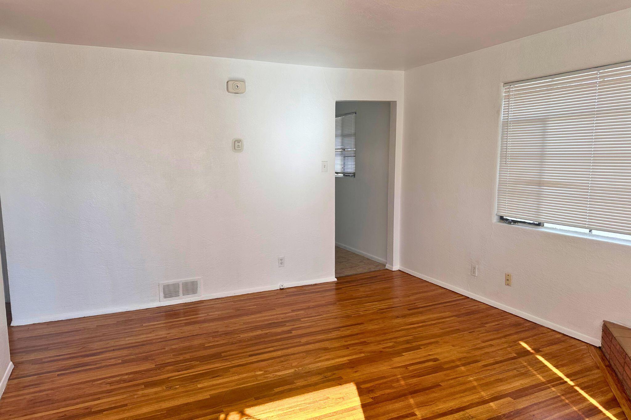 Photo 13 — 1033 Louisiana Boulevard SE