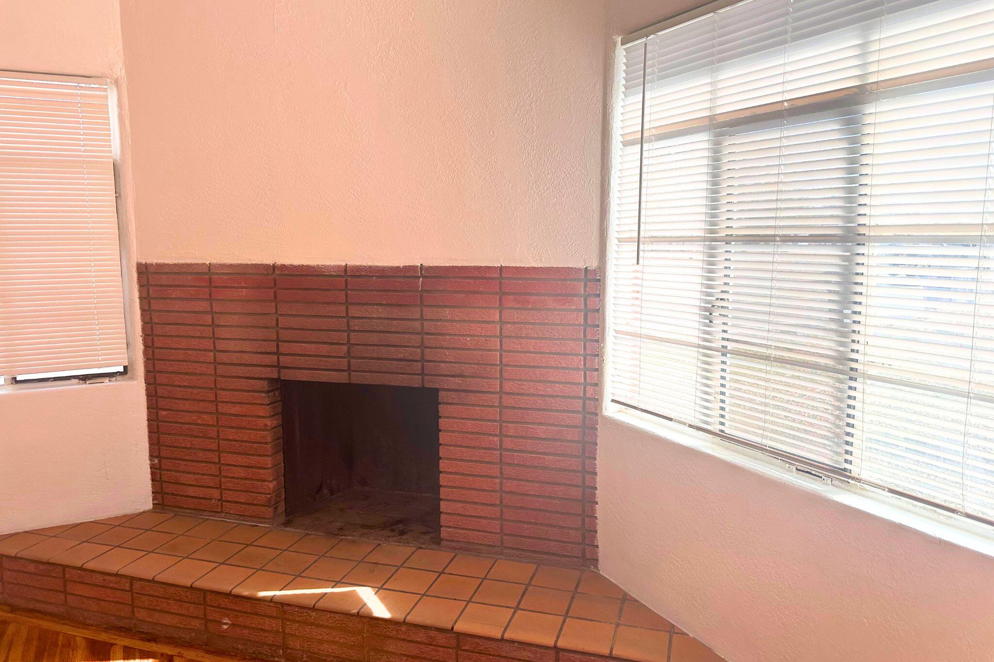 Photo 11 — 1033 Louisiana Boulevard SE