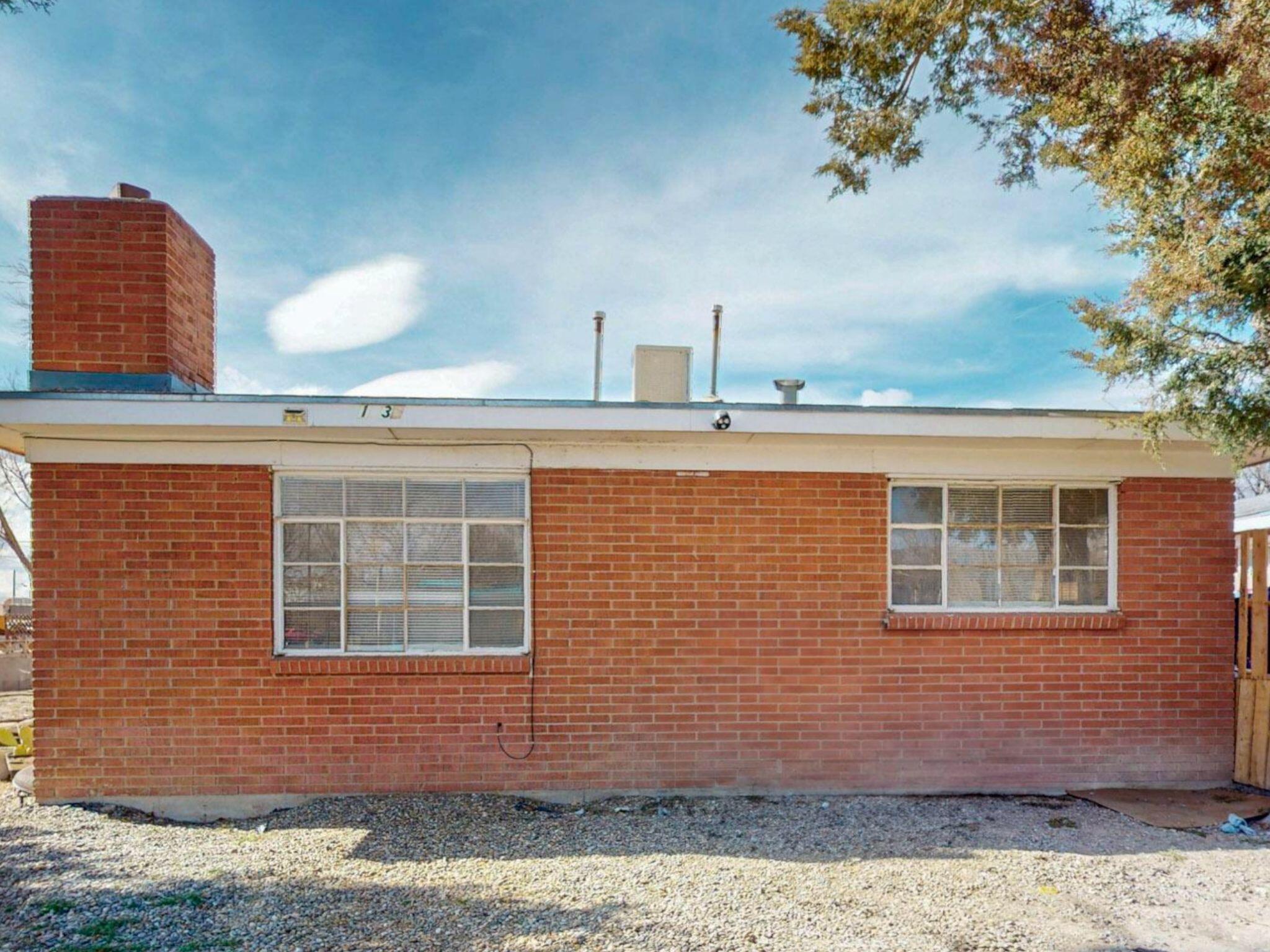 Photo 8 — 1033 Louisiana Boulevard SE