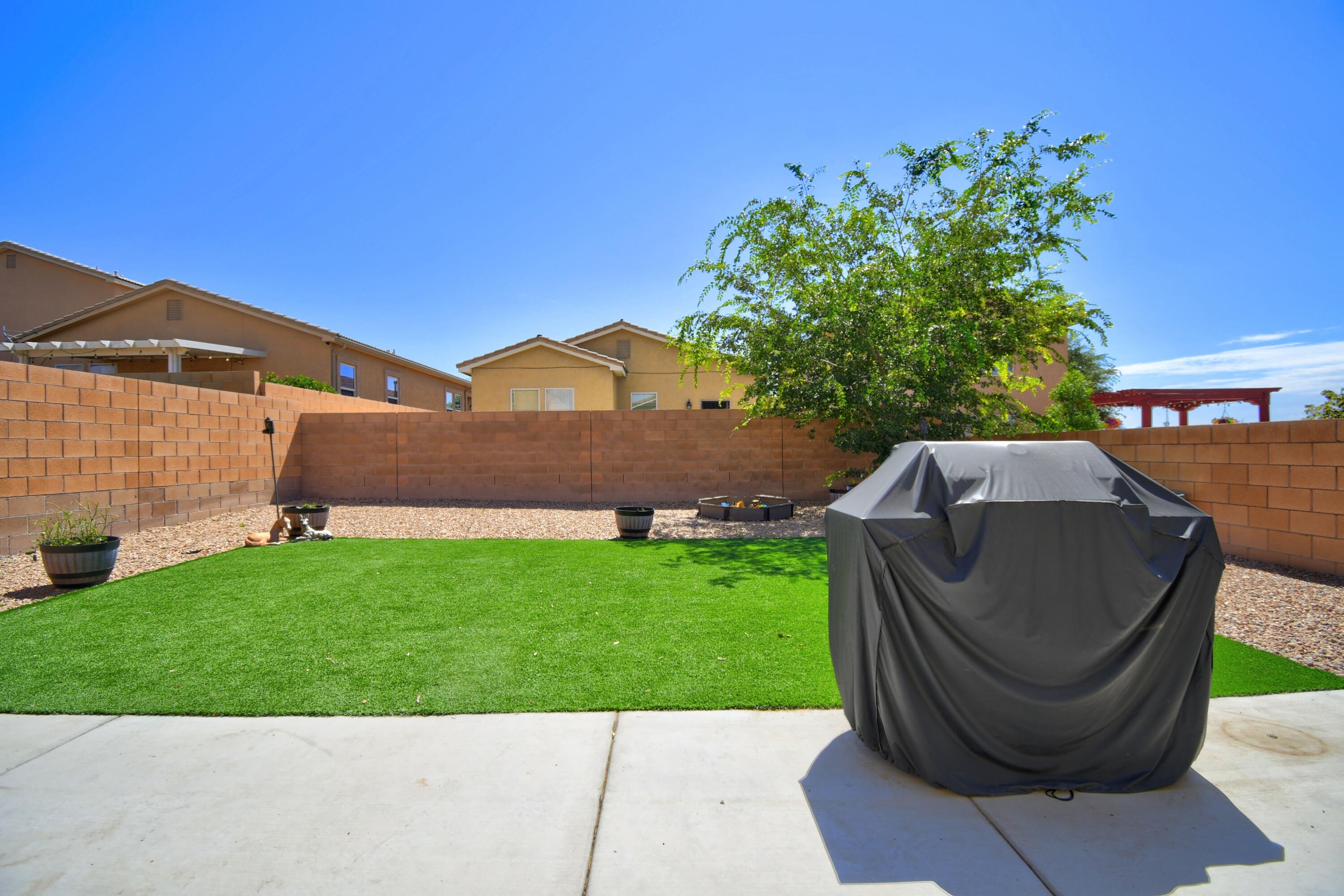 Photo 2 — 2227 Vista De Colinas Drive SE