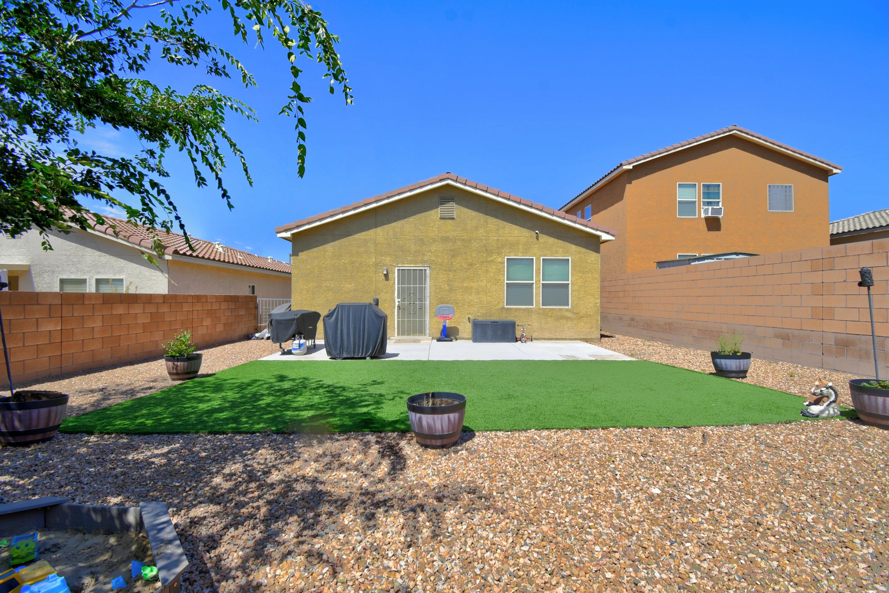Photo 17 — 2227 Vista De Colinas Drive SE