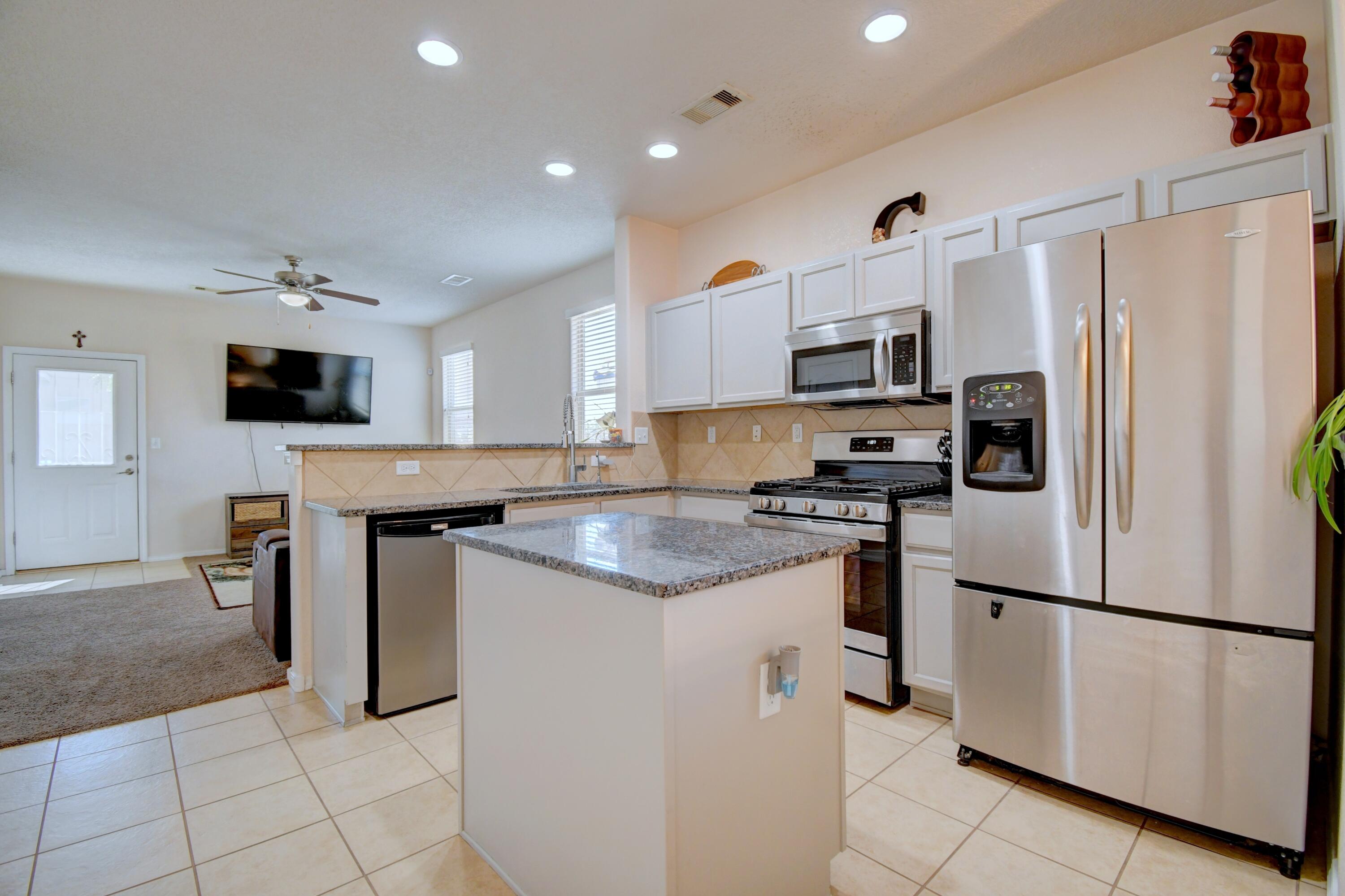 Photo 13 — 2227 Vista De Colinas Drive SE