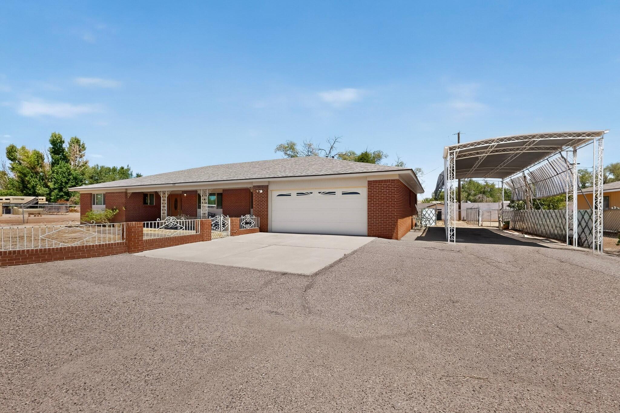 407 C De Baca Lane NW, Albuquerque, NM 87114