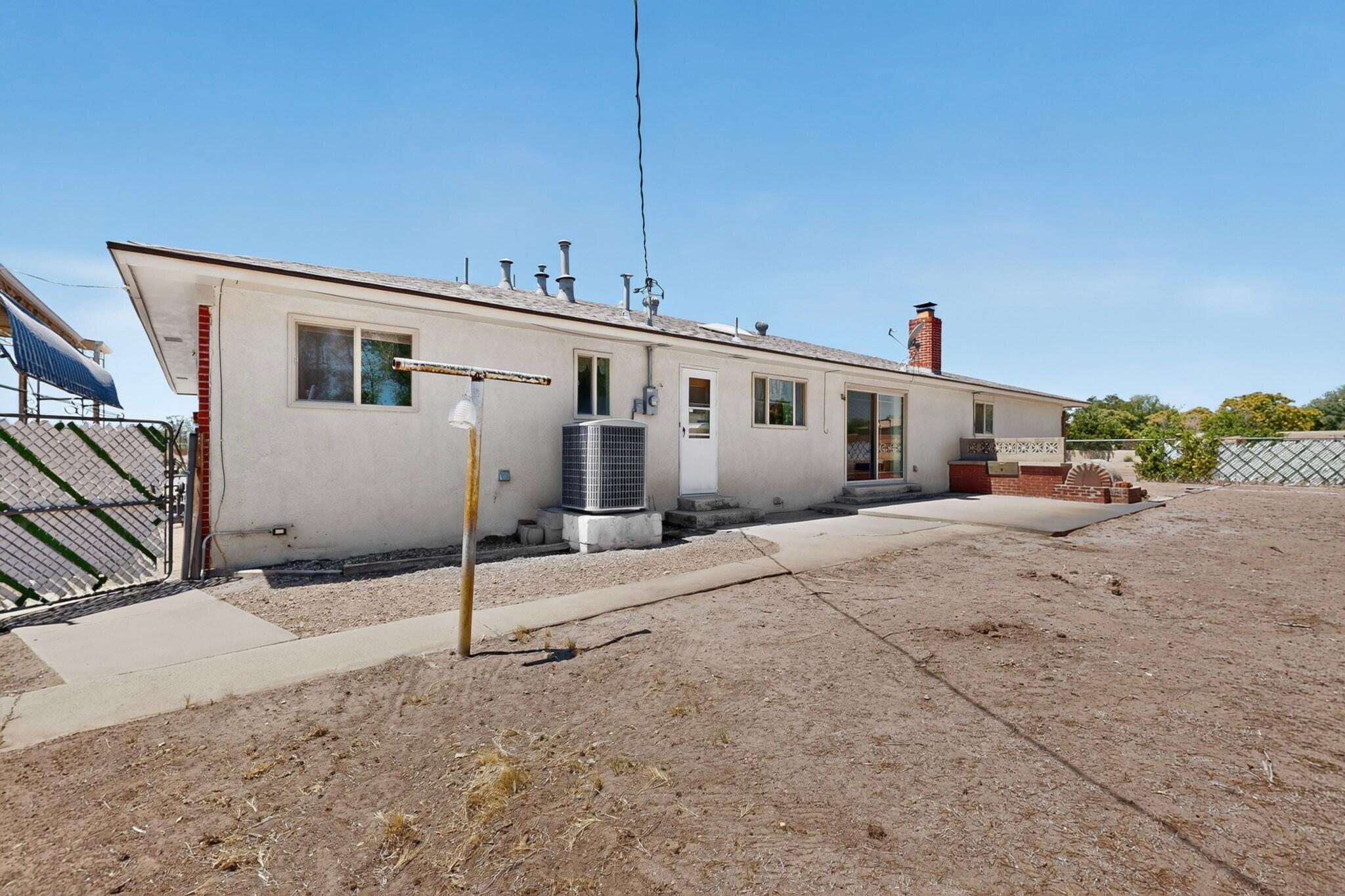 Photo 11 — 407 C De Baca Lane NW