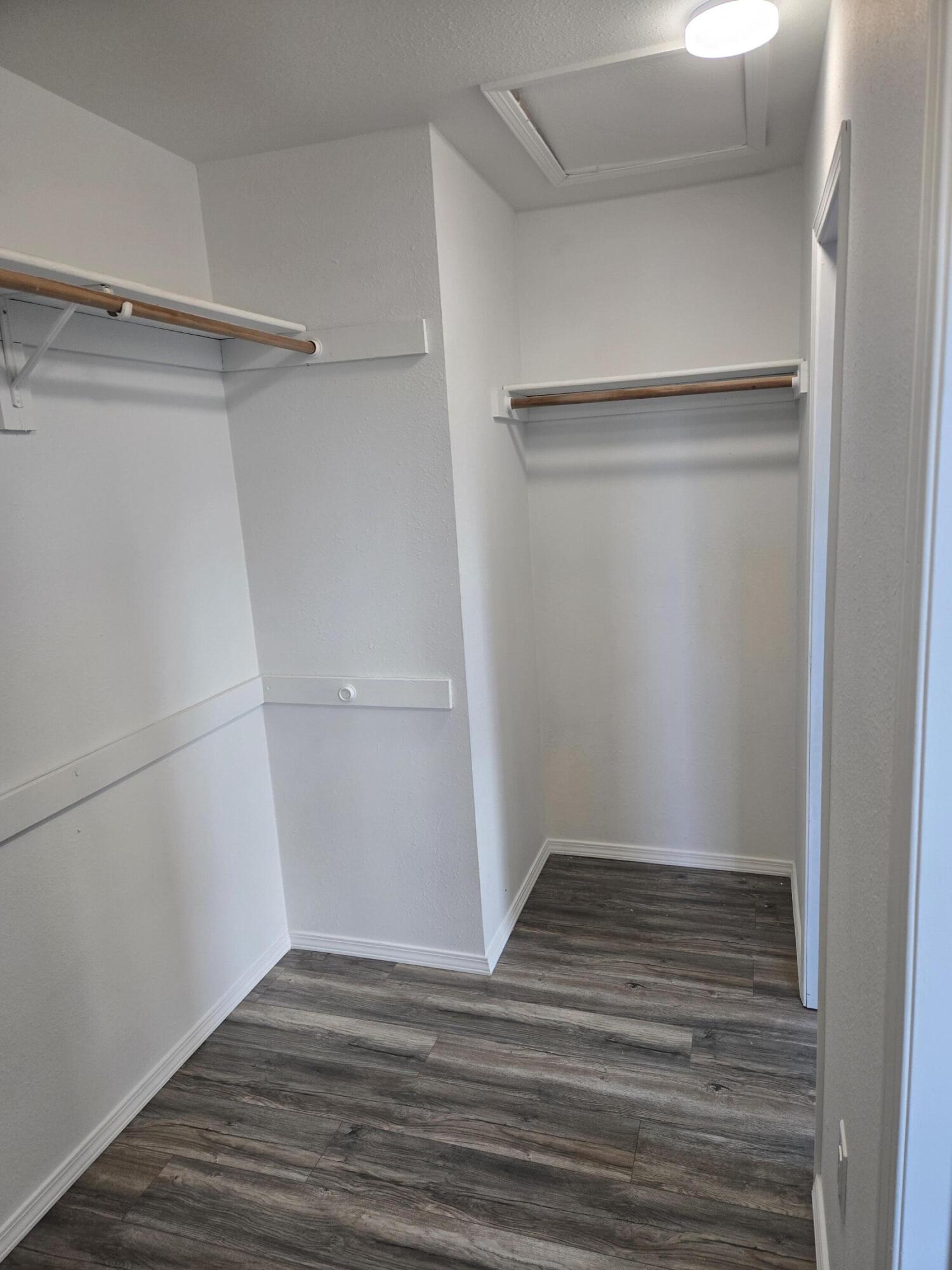 Photo 5 — 824 Landman Drive NE
