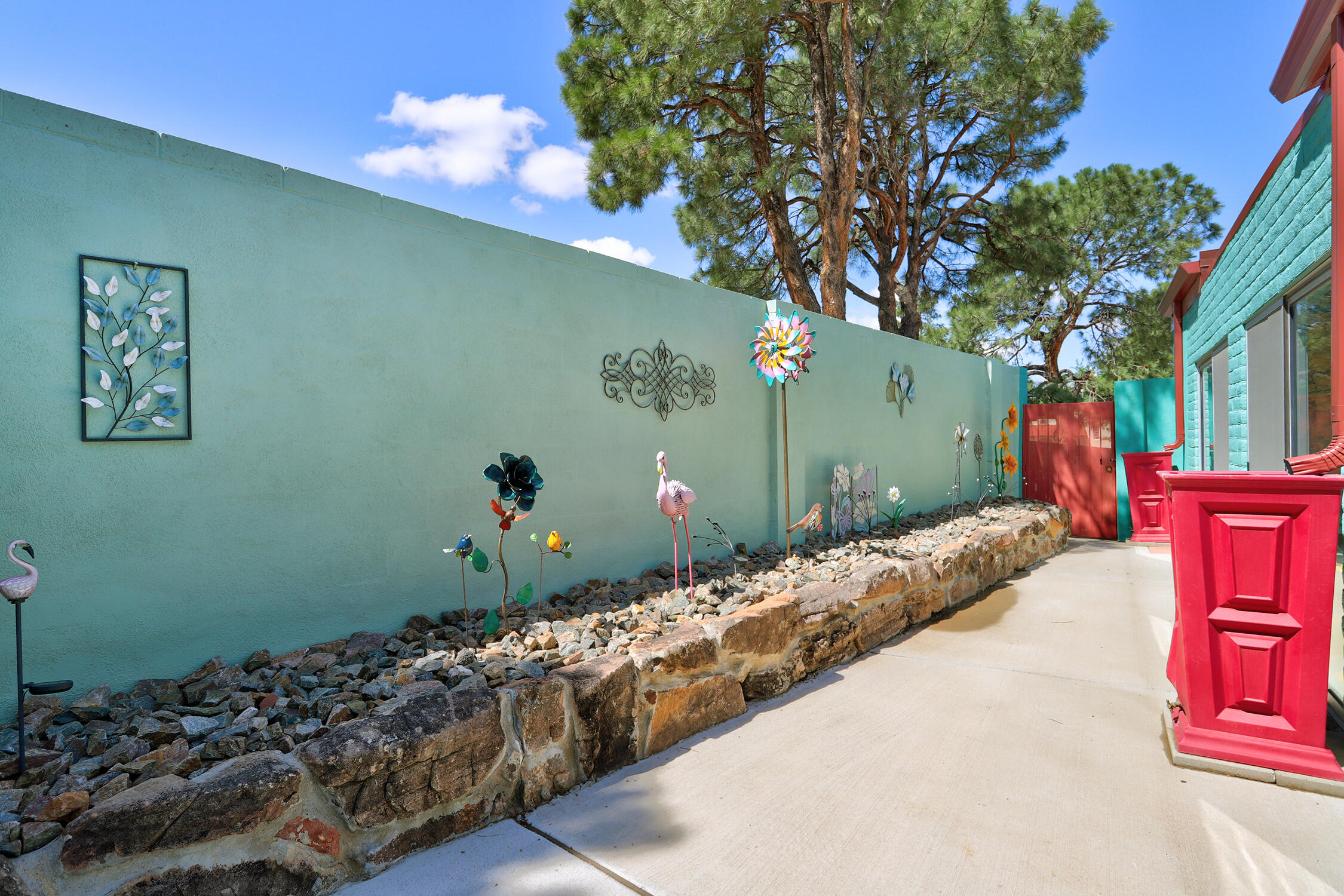 Photo 12 — 6208 Northland Avenue NE