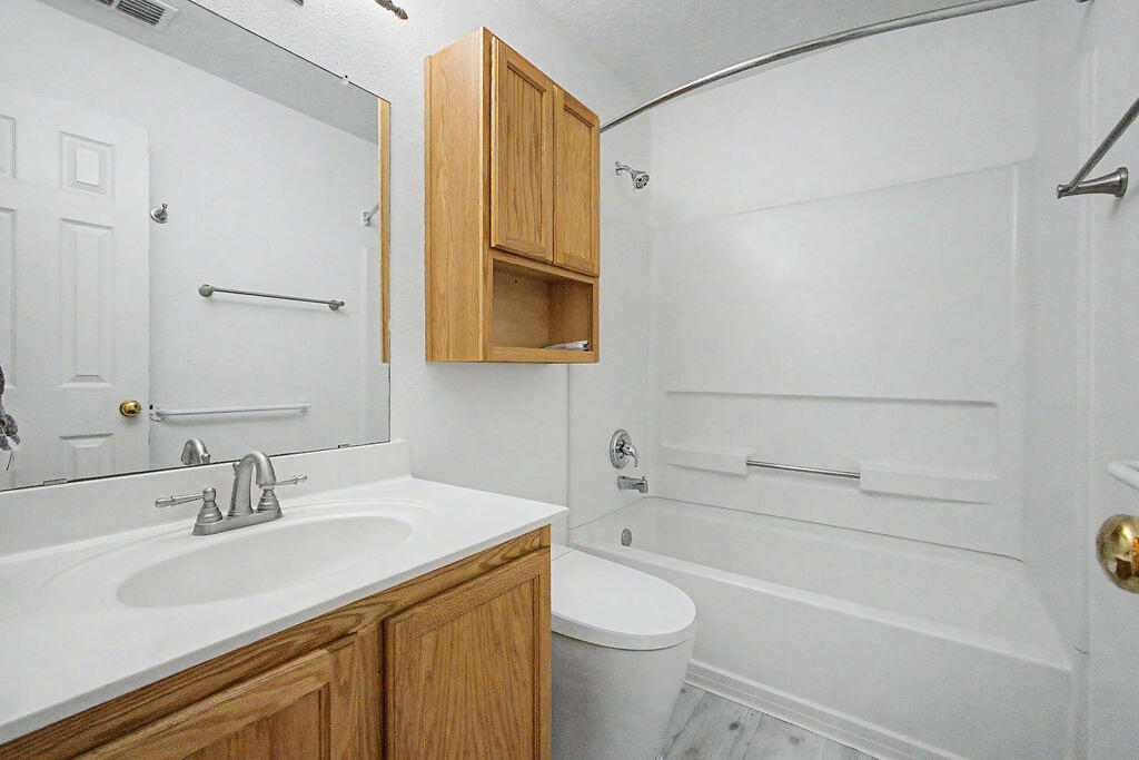 Photo 7 — 6309 Sunray Road NW