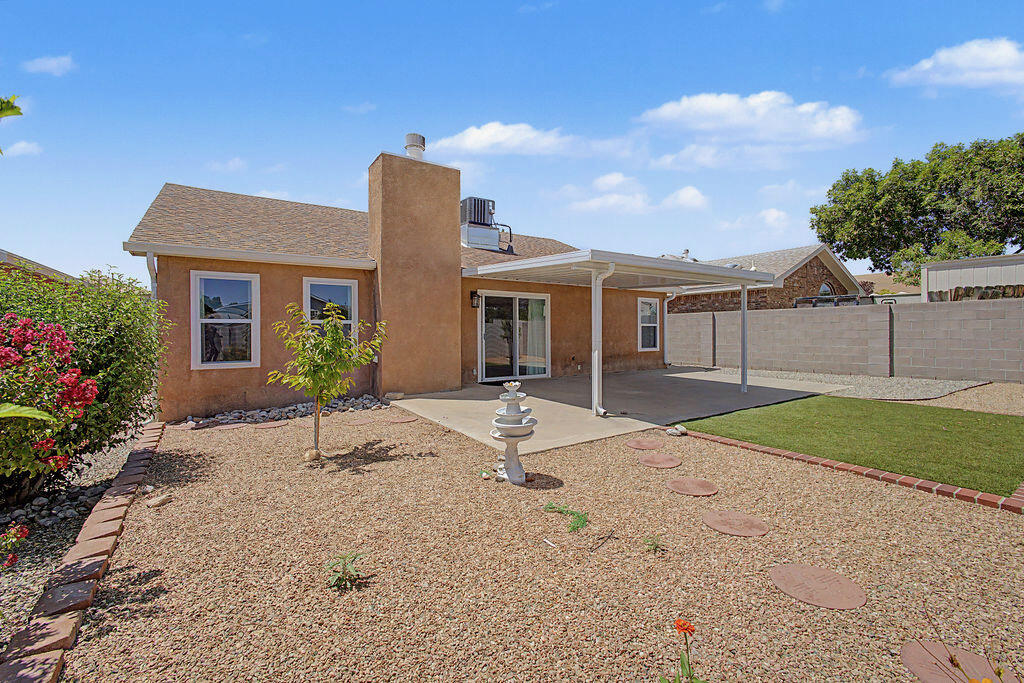 Photo 4 — 6309 Sunray Road NW