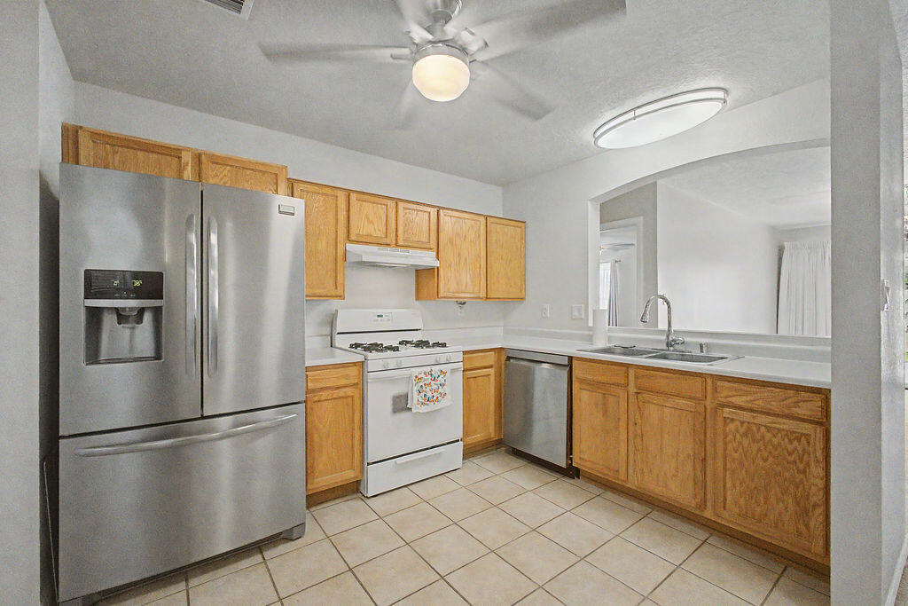 Photo 13 — 6309 Sunray Road NW