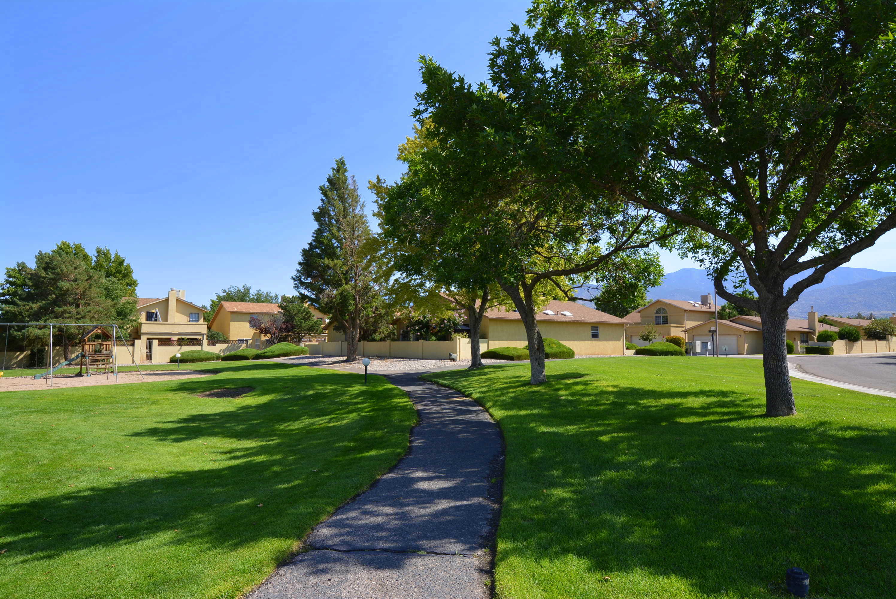 Photo 17 — 10709 Clyburn Park Drive NE