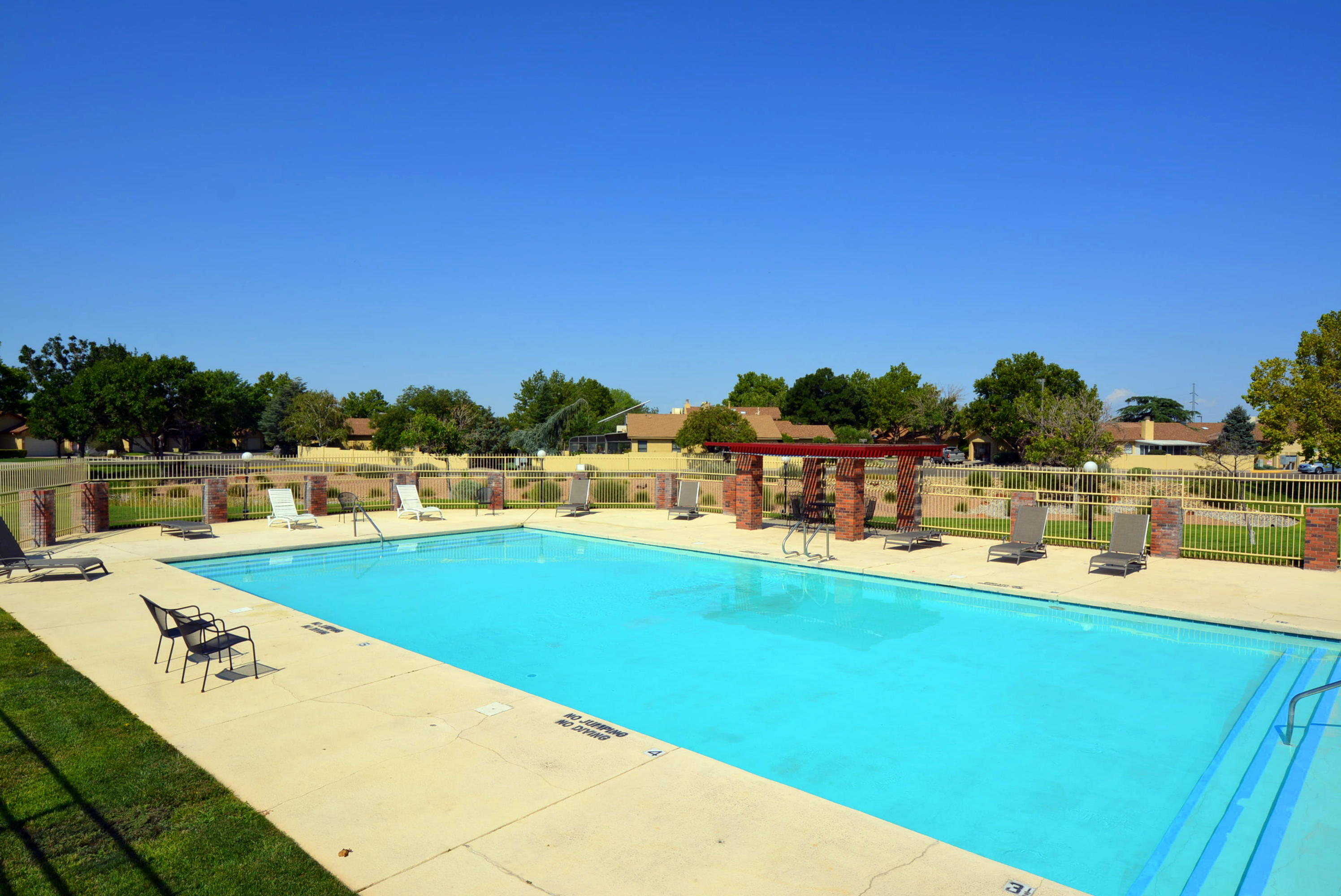 Photo 14 — 10709 Clyburn Park Drive NE