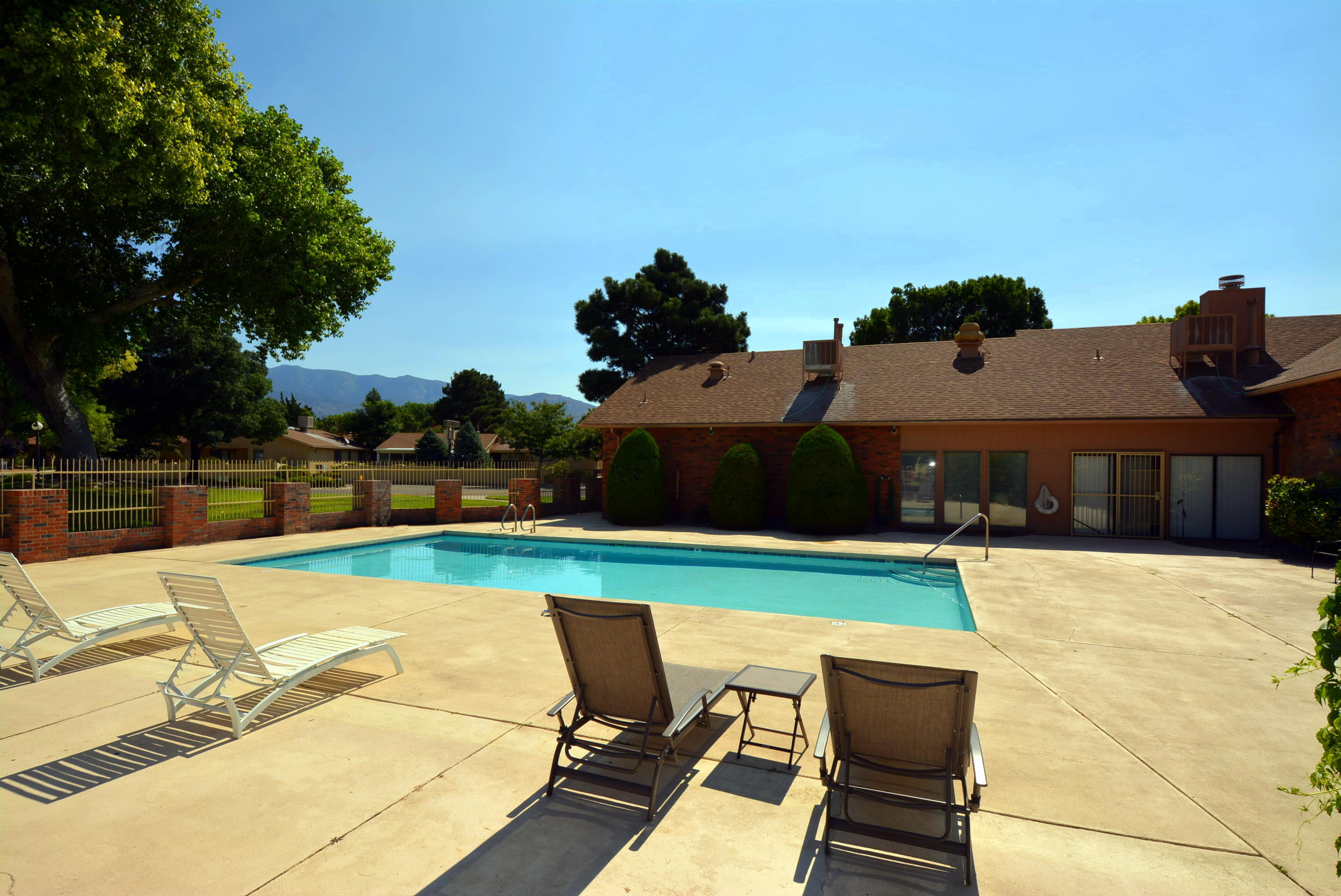 Photo 6 — 10709 Clyburn Park Drive NE