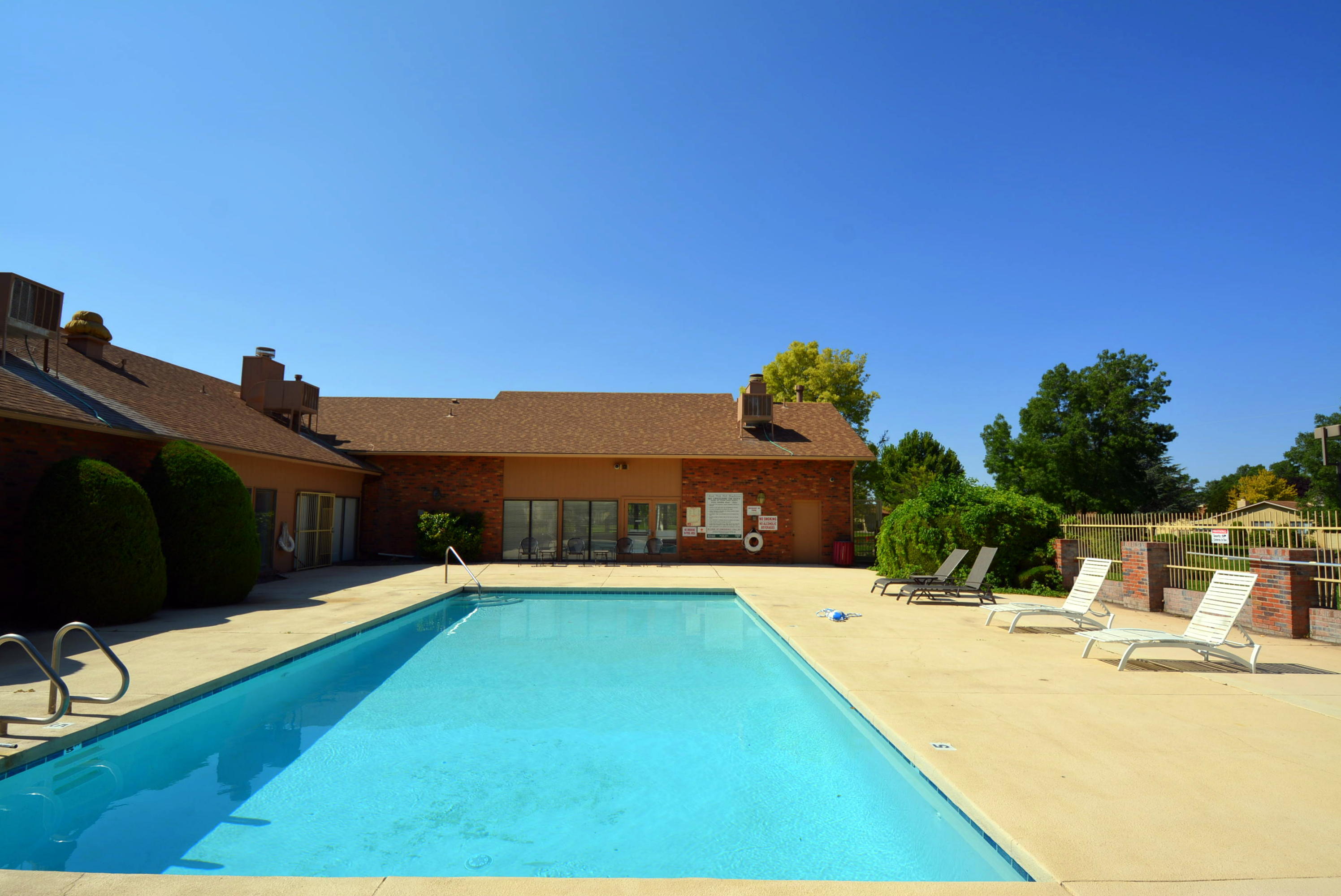 Photo 5 — 10709 Clyburn Park Drive NE
