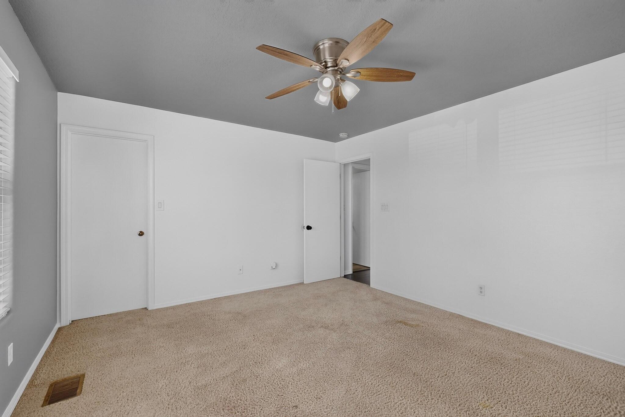 Photo 20 — 437 Luminoso Drive NW
