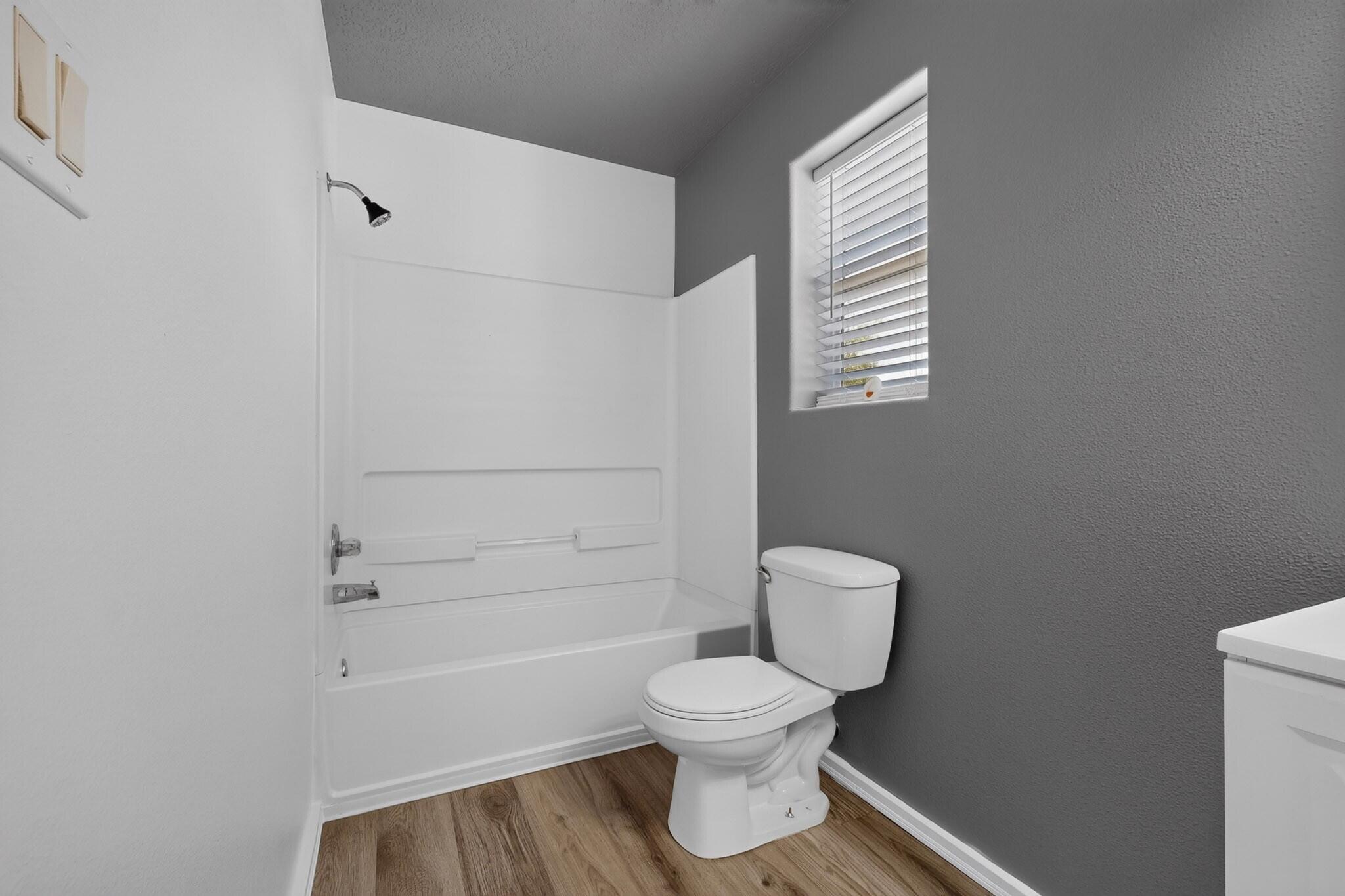Photo 17 — 437 Luminoso Drive NW