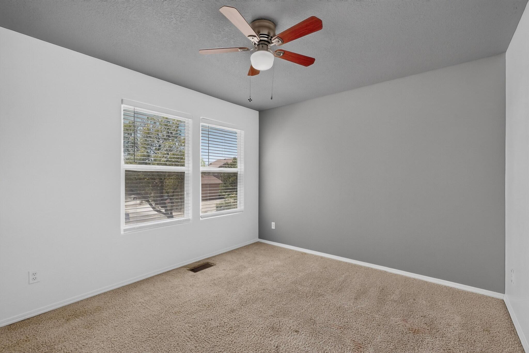 Photo 16 — 437 Luminoso Drive NW