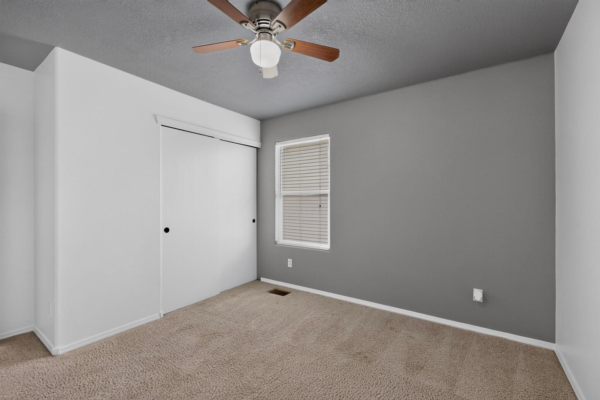 Photo 14 — 437 Luminoso Drive NW