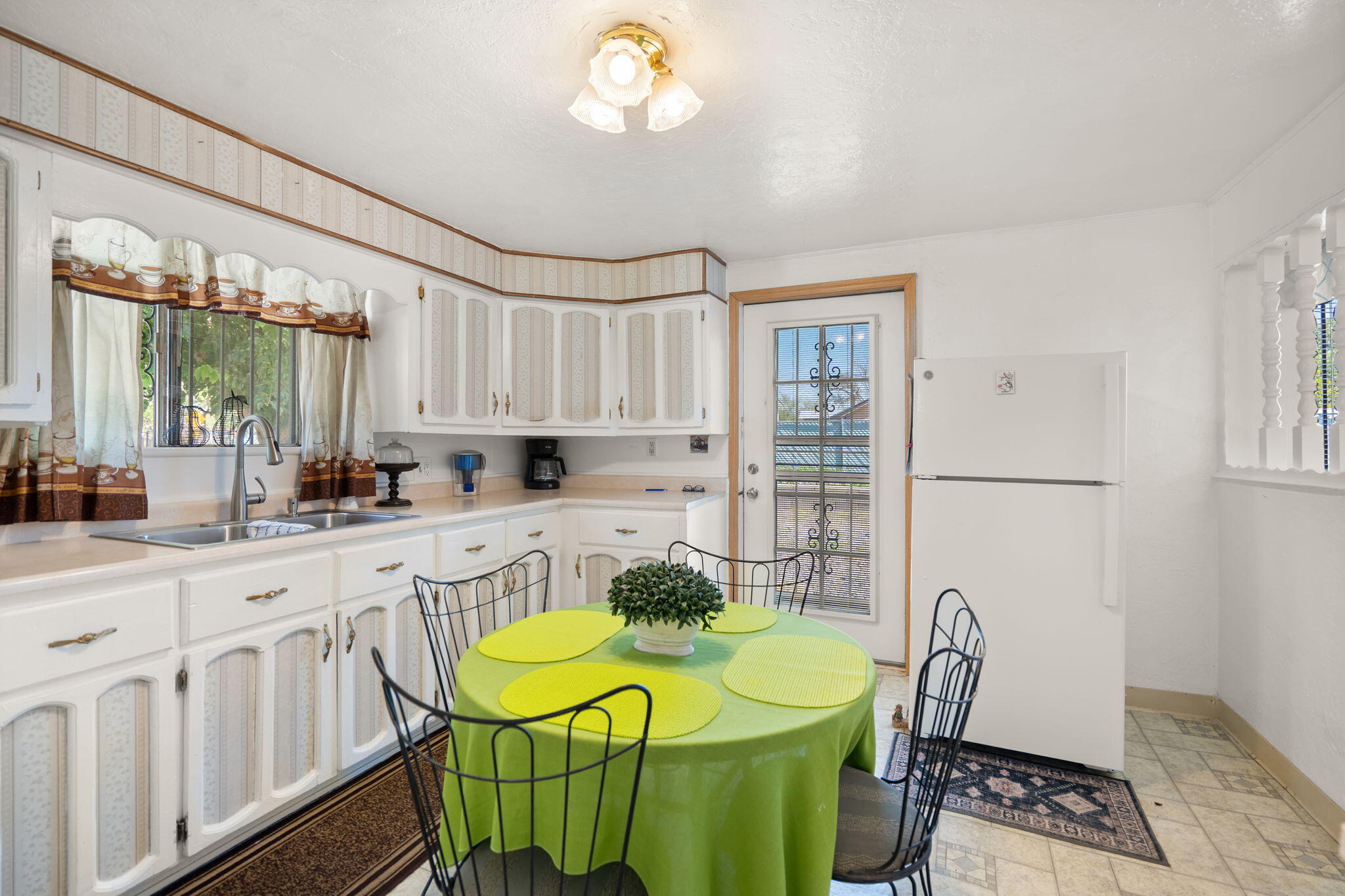 Photo 14 — 1629 Severo Road SW